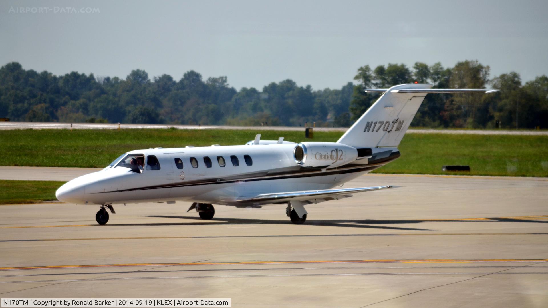 N170TM, 2002 Cessna 525A CitationJet CJ2 C/N 525A0100, Taxi to park Lexington