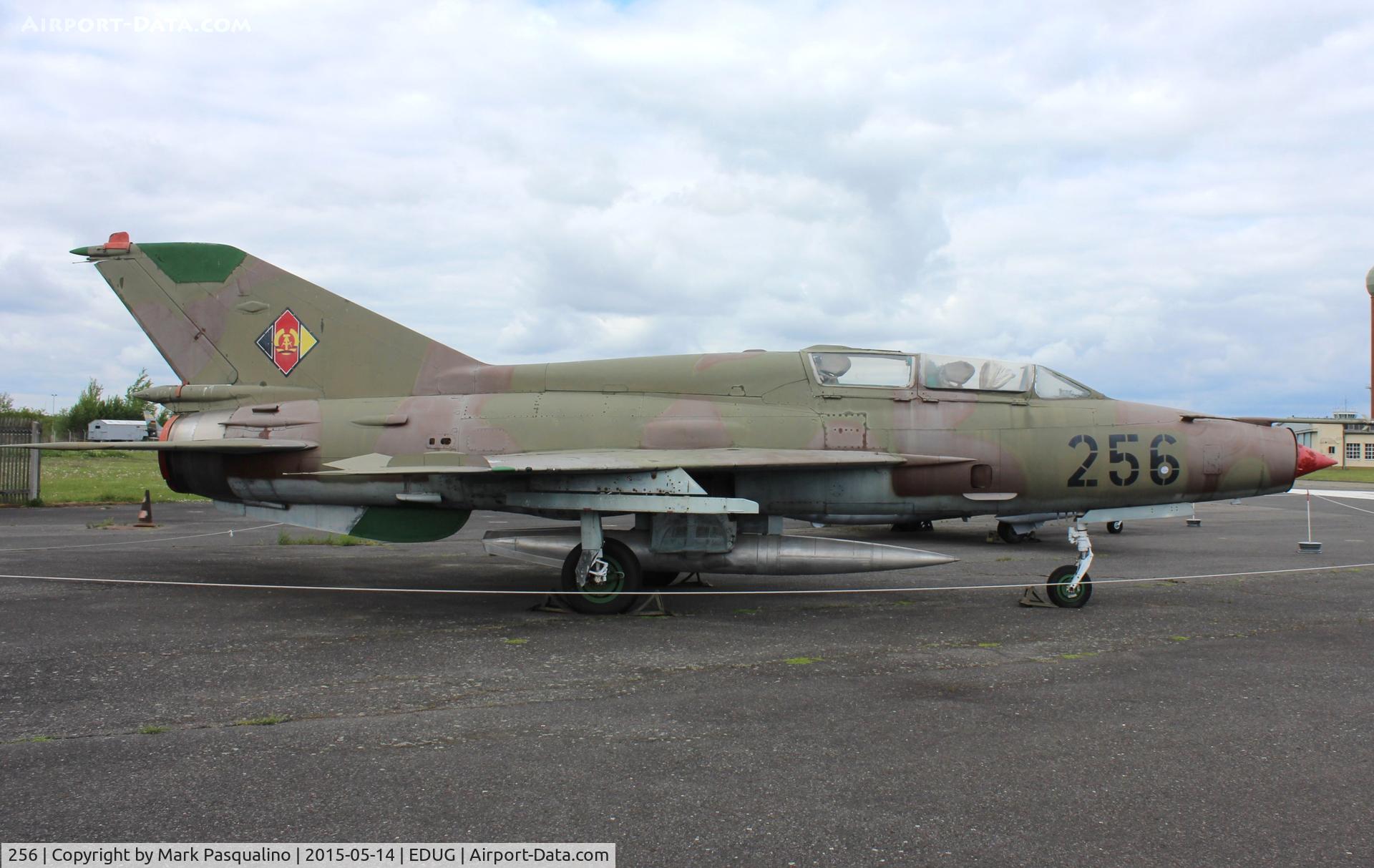 256, 1971 Mikoyan-Gurevich MiG-21UM C/N 02695156, MiG-21UM