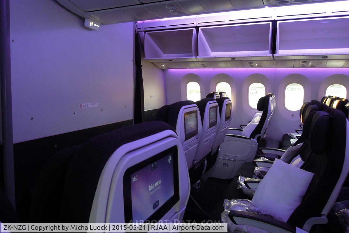 ZK-NZG, 2014 Boeing 787-9 Dreamliner Dreamliner C/N 37963, First rows behind Premium Economy