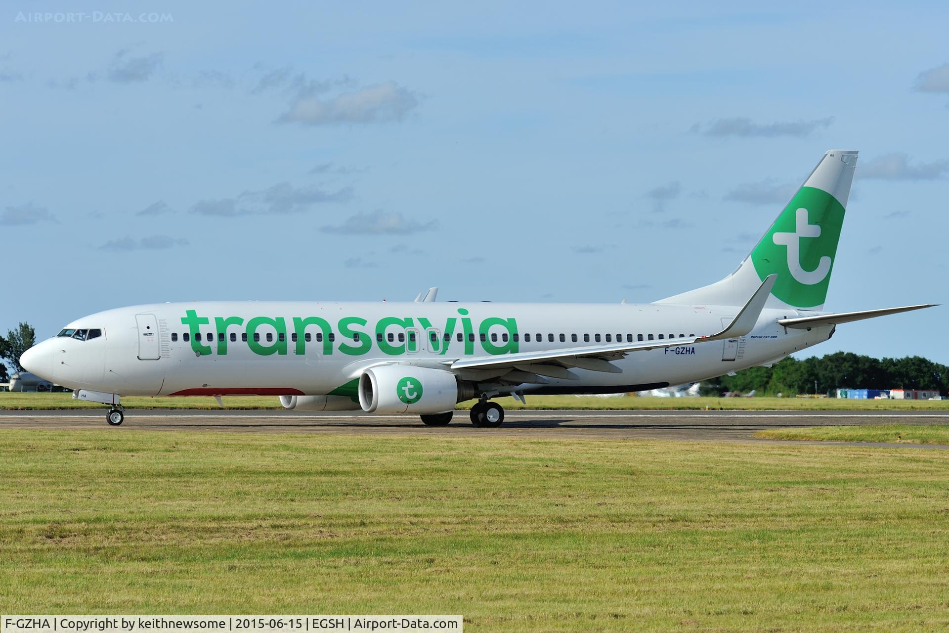 F-GZHA, 2007 Boeing 737-8GJ C/N 34901, Recently introduced colour scheme.