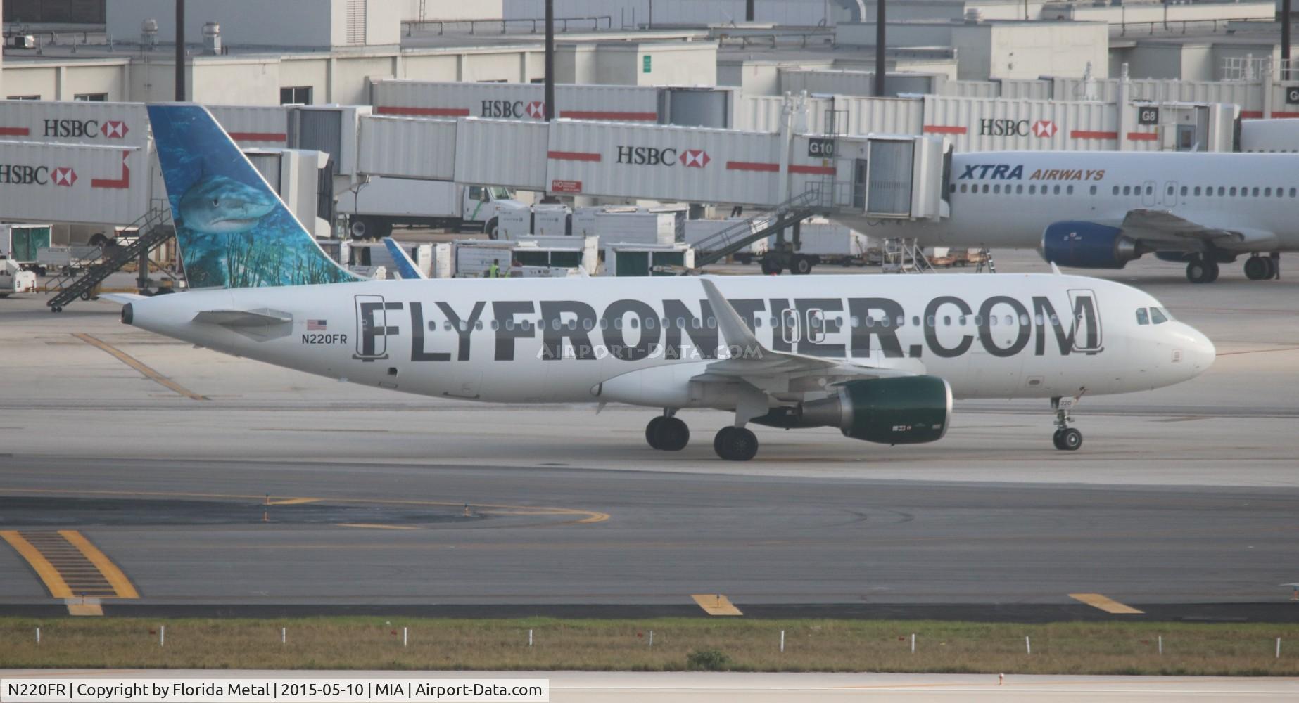 N220FR, 2013 Airbus A320-214 C/N 5661, Finn the Shark