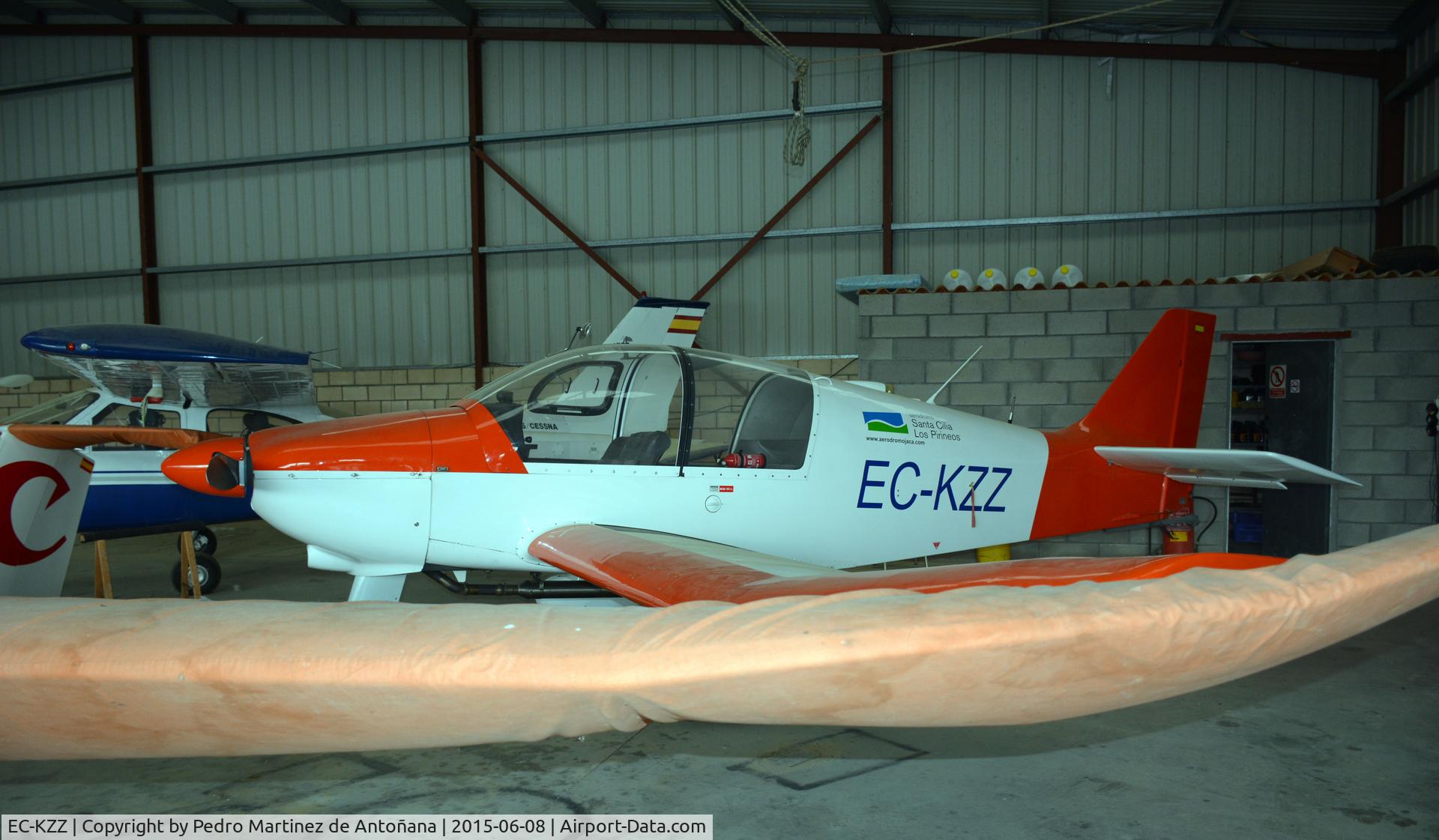 EC-KZZ, Robin DR-400-180R Remorqueur Regent C/N 909, Santa Cilia - Huesca - España