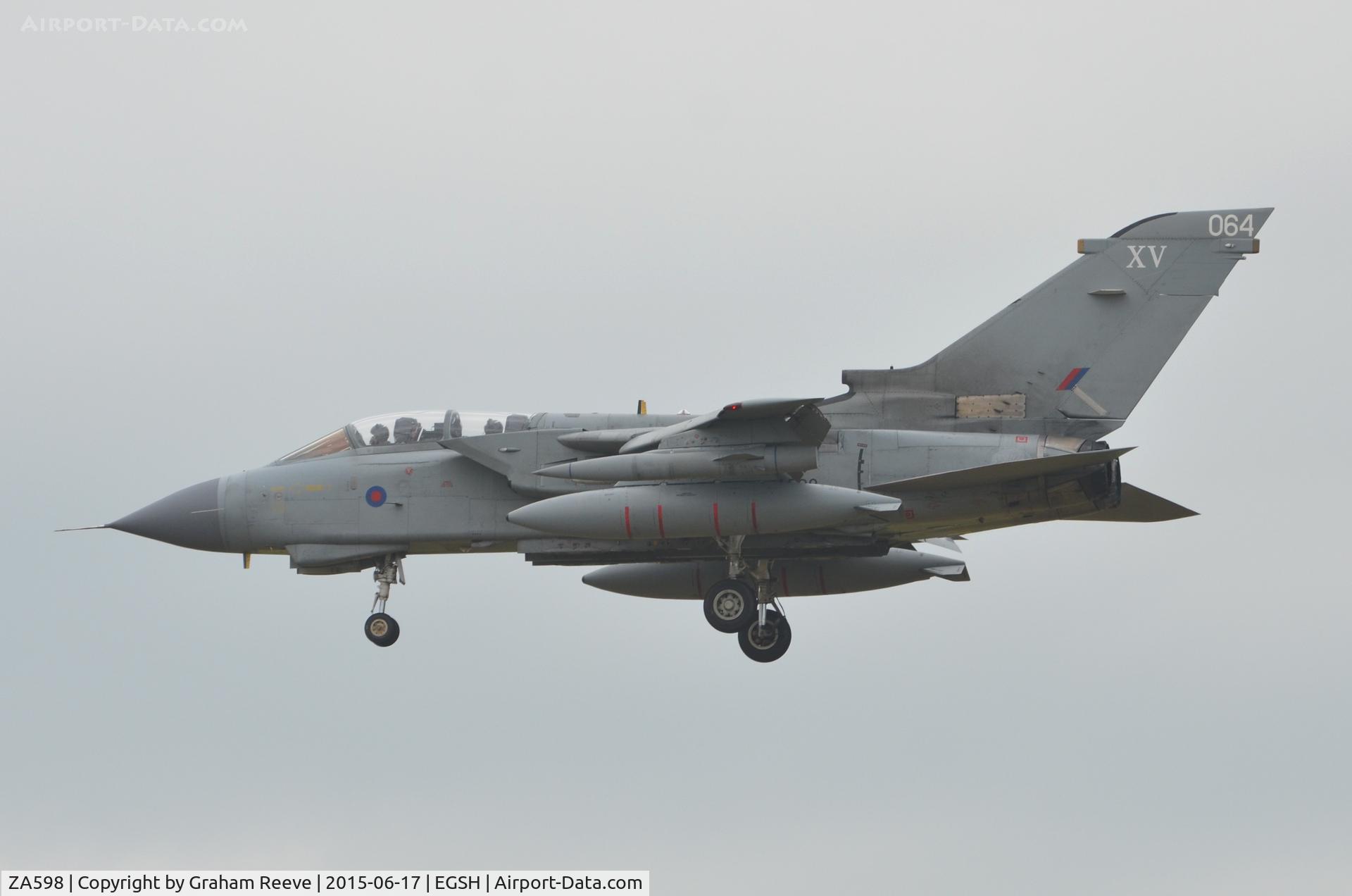 ZA598, 1982 Panavia Tornado GR.1 C/N 118/BT024/3062, On approach to Norwich.