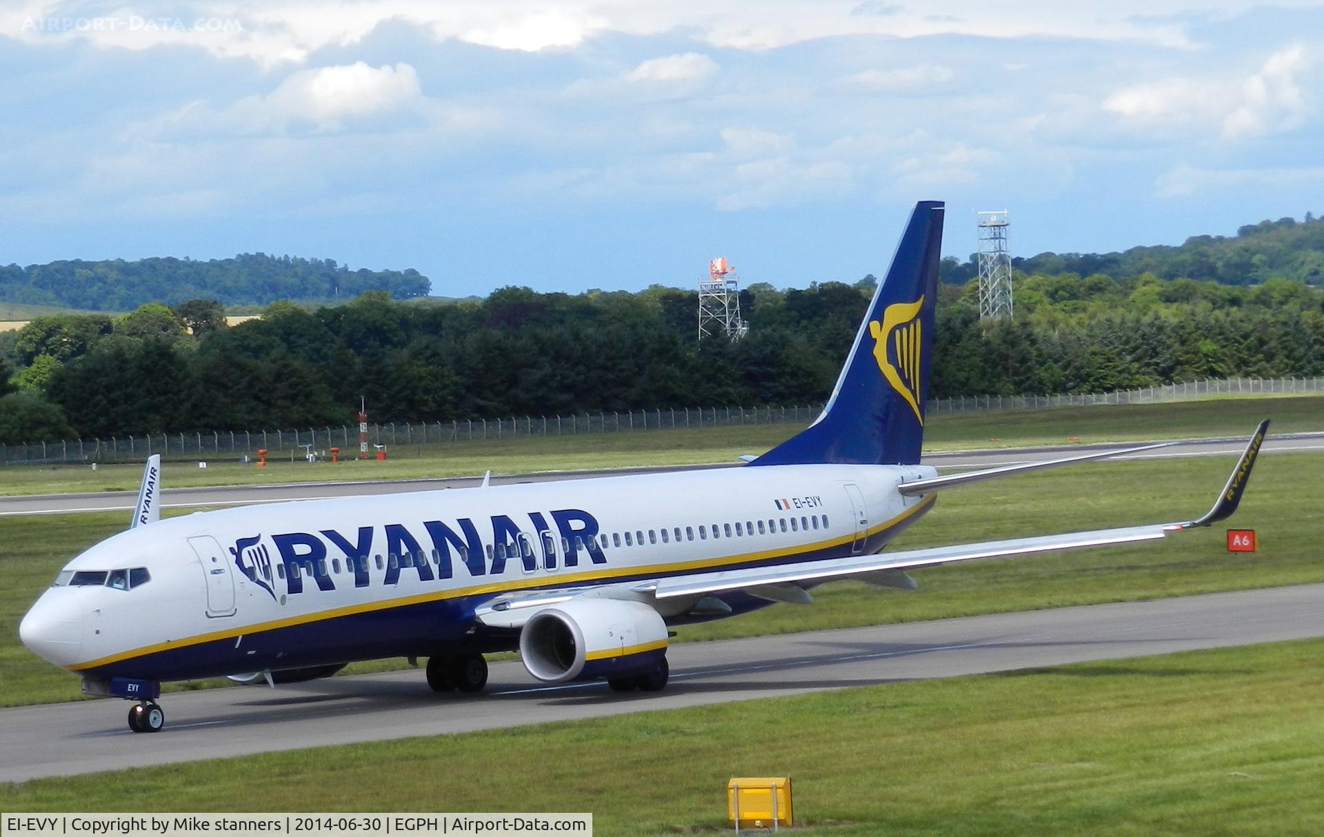 EI-EVY, 2012 Boeing 737-8AS C/N 40319, Ryanair B737-8AS Taxiing to runway 06