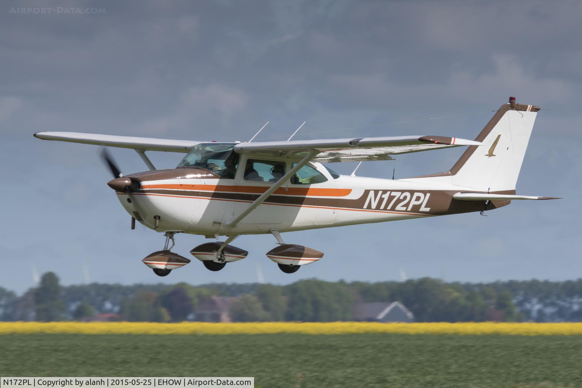 N172PL, 1964 Reims F172E Skyhawk C/N 0055, Arriving at Oostwold on airshow day
