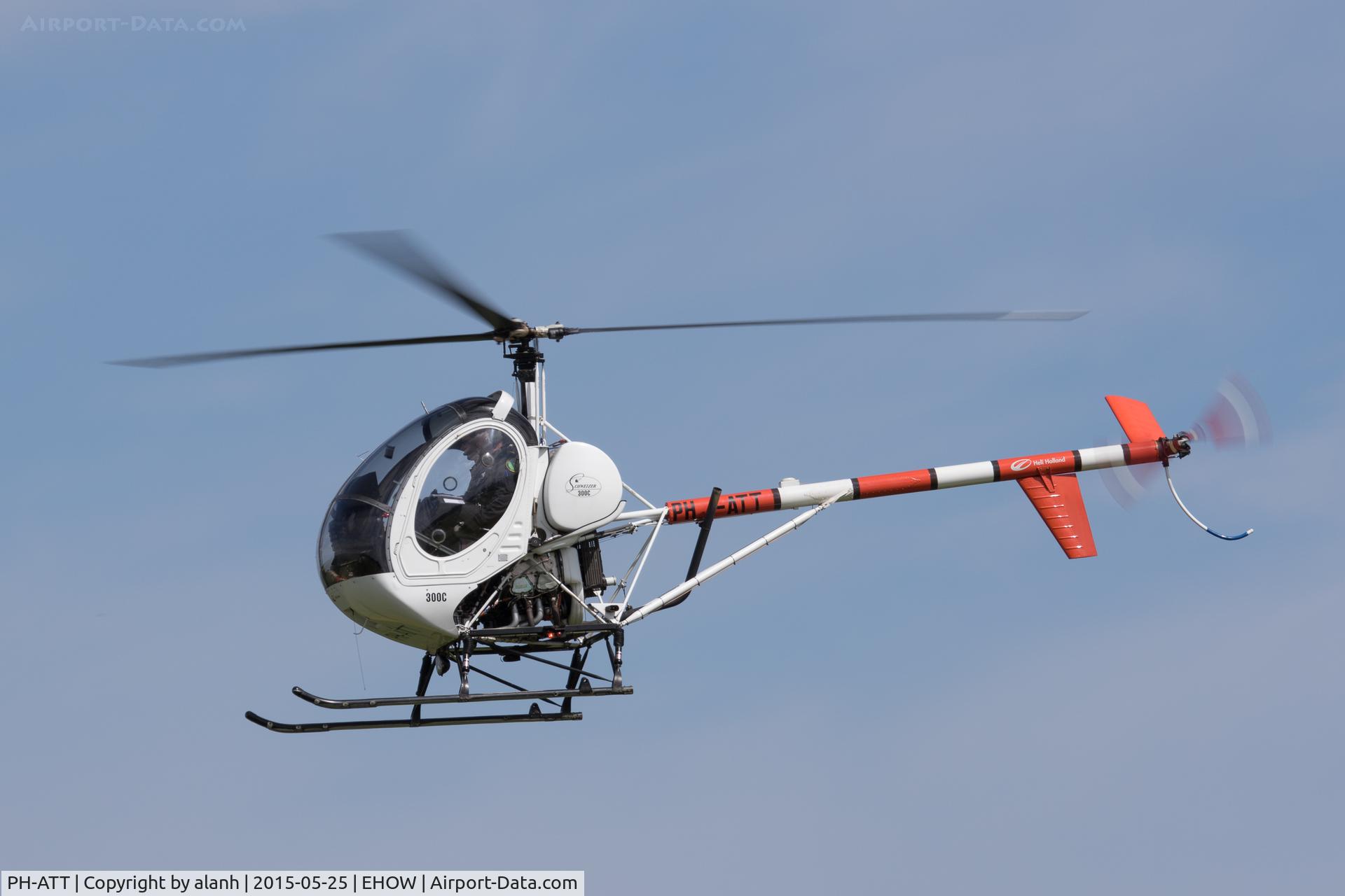 PH-ATT, Schweizer 300C C/N S1787, Arriving at Oostwold on airshow day
