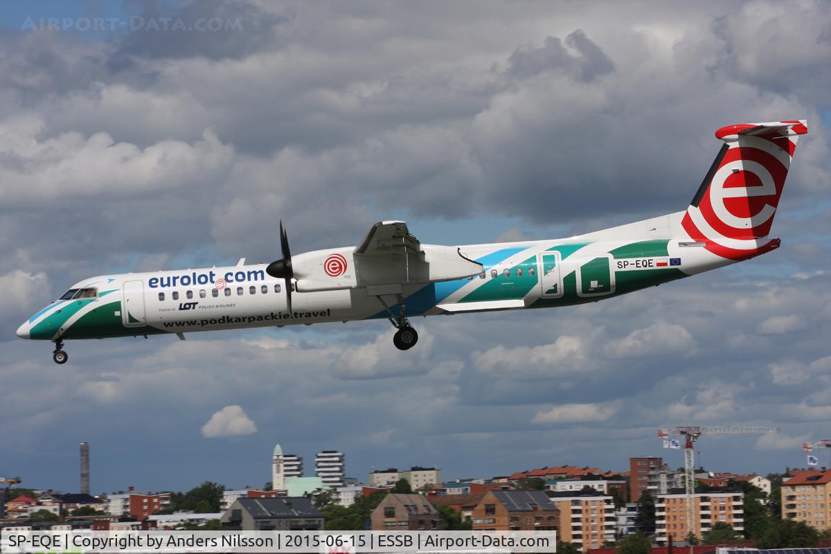 SP-EQE, 2012 Bombardier DHC-8-402Q Dash 8 Dash 8 C/N 4417, On short final for runway 30.