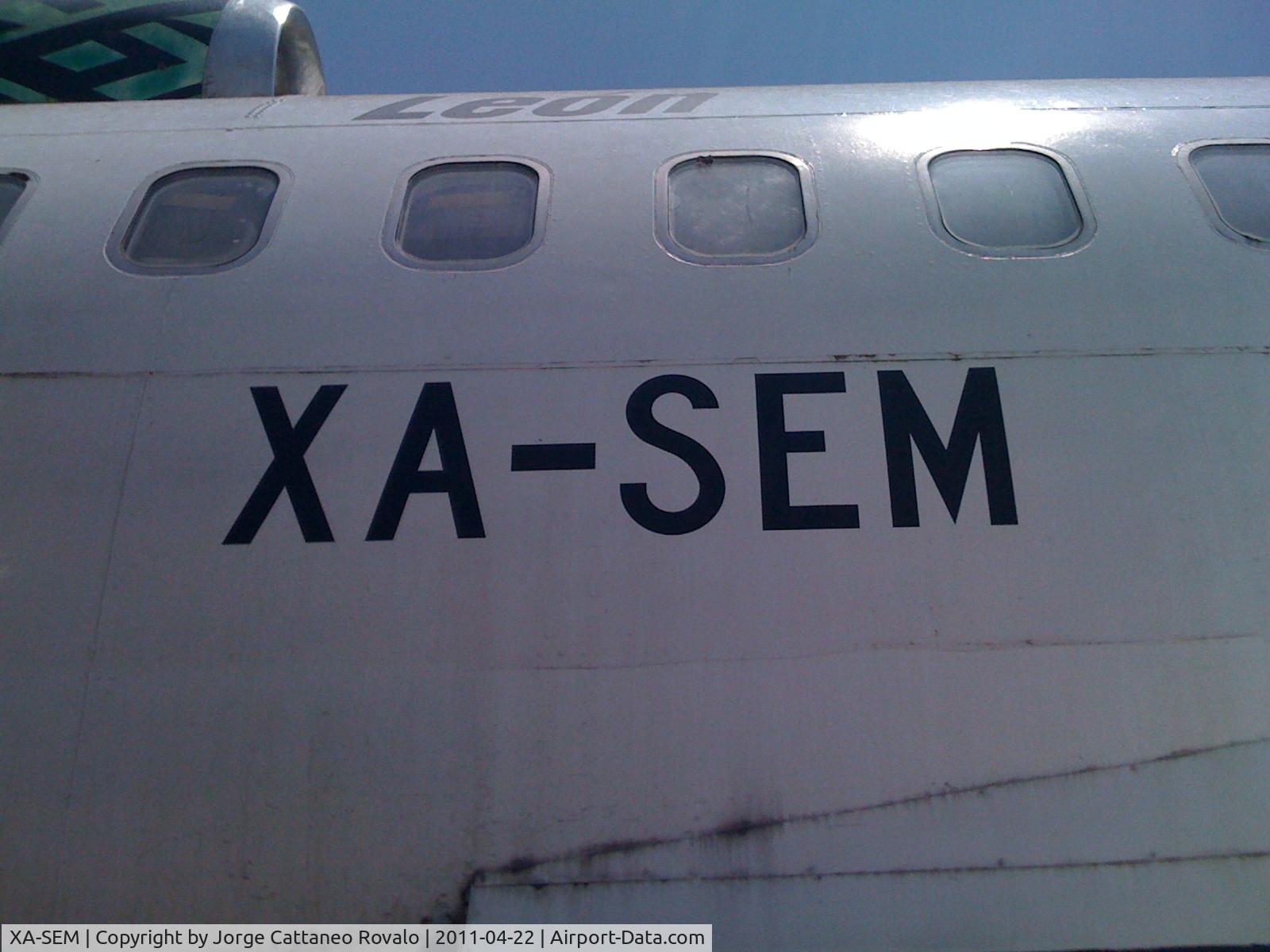 XA-SEM, 1988 Boeing 737-3Y0 C/N 23924, Airplane was brought into the 