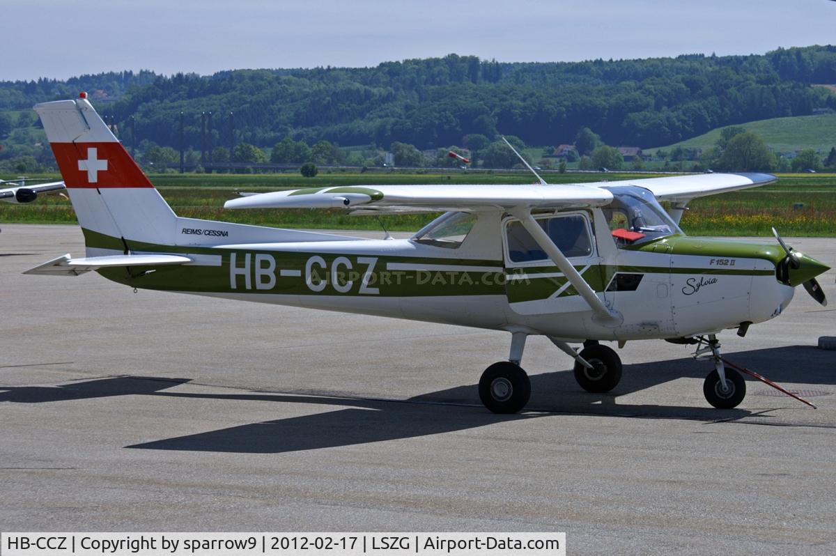 HB-CCZ, 1979 Reims F152 C/N F15201609, Pilot and plane at rest. HB-registered from 1979-06-18 until 2013-05-22