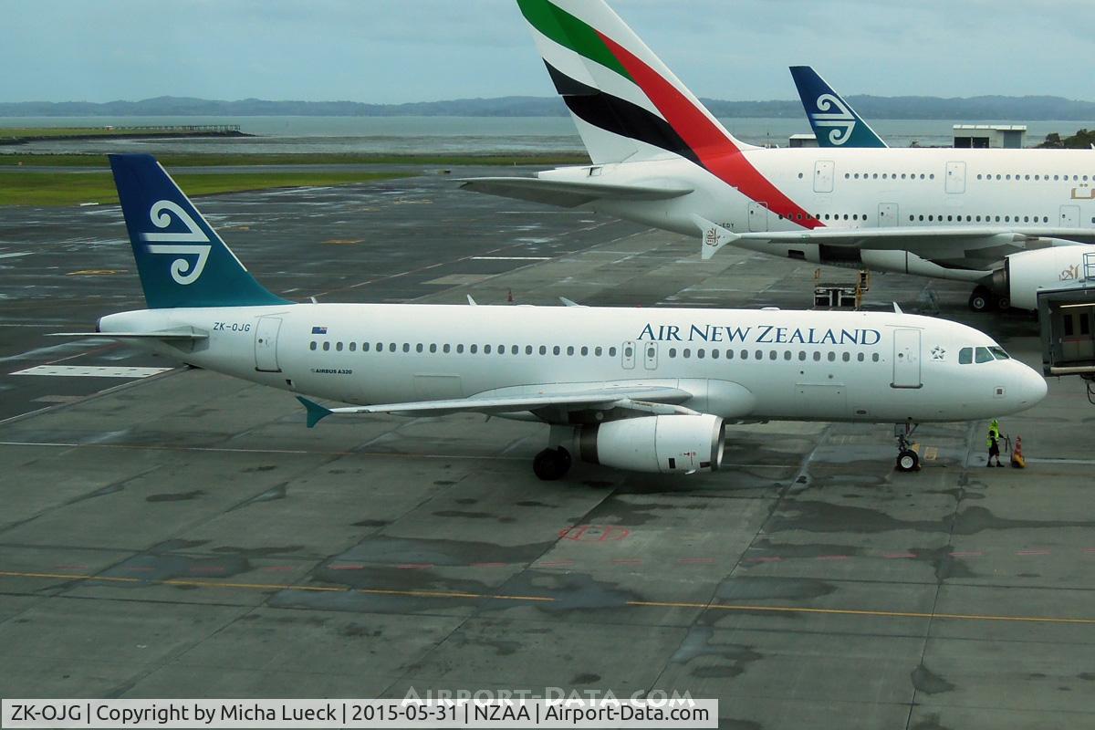 ZK-OJG, 2004 Airbus A320-232 C/N 2173, At Auckland