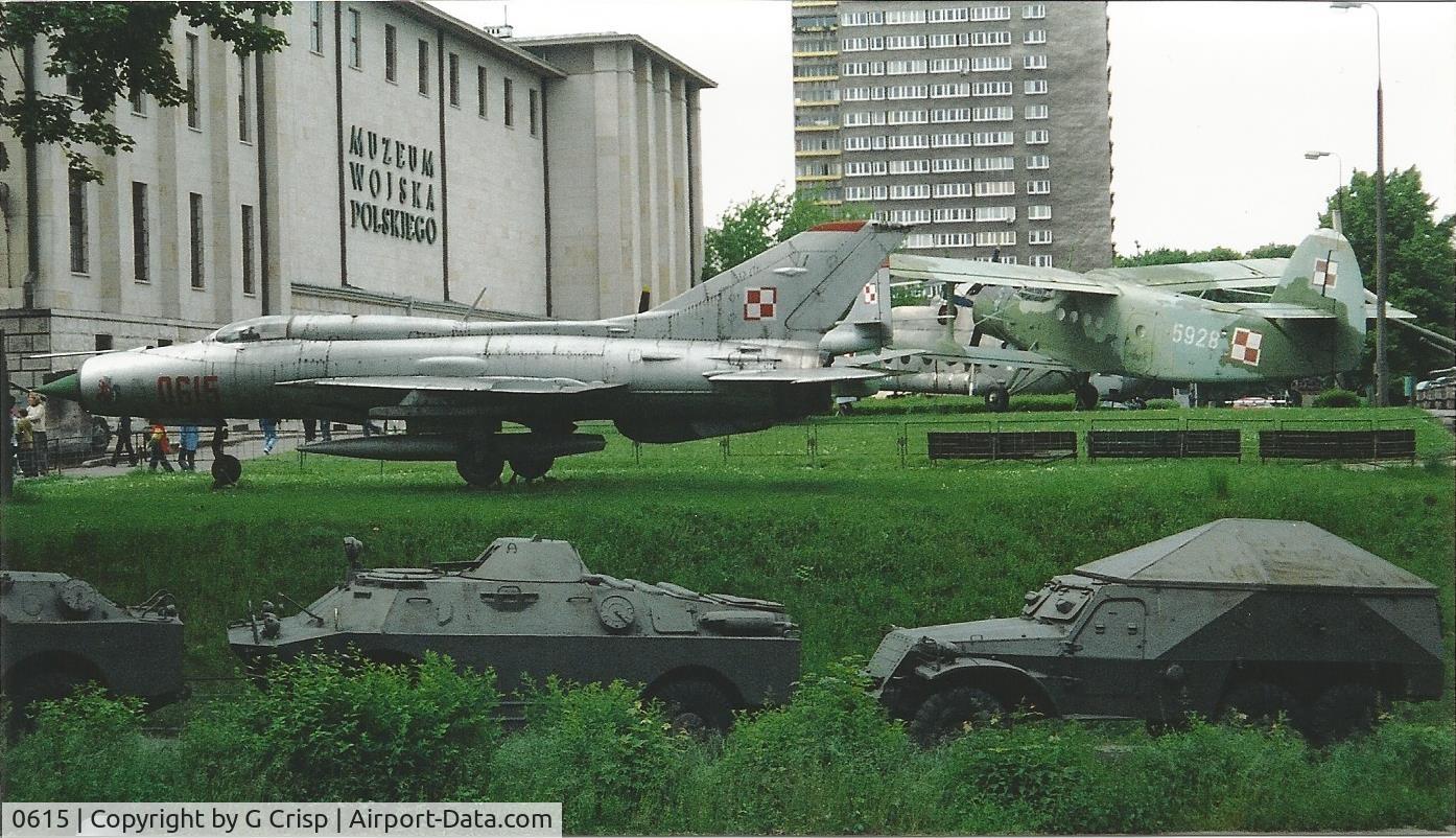 0615, Mikoyan-Gurevich MiG-21PF C/N 760615, Museum of the Polish Army, Warsaw