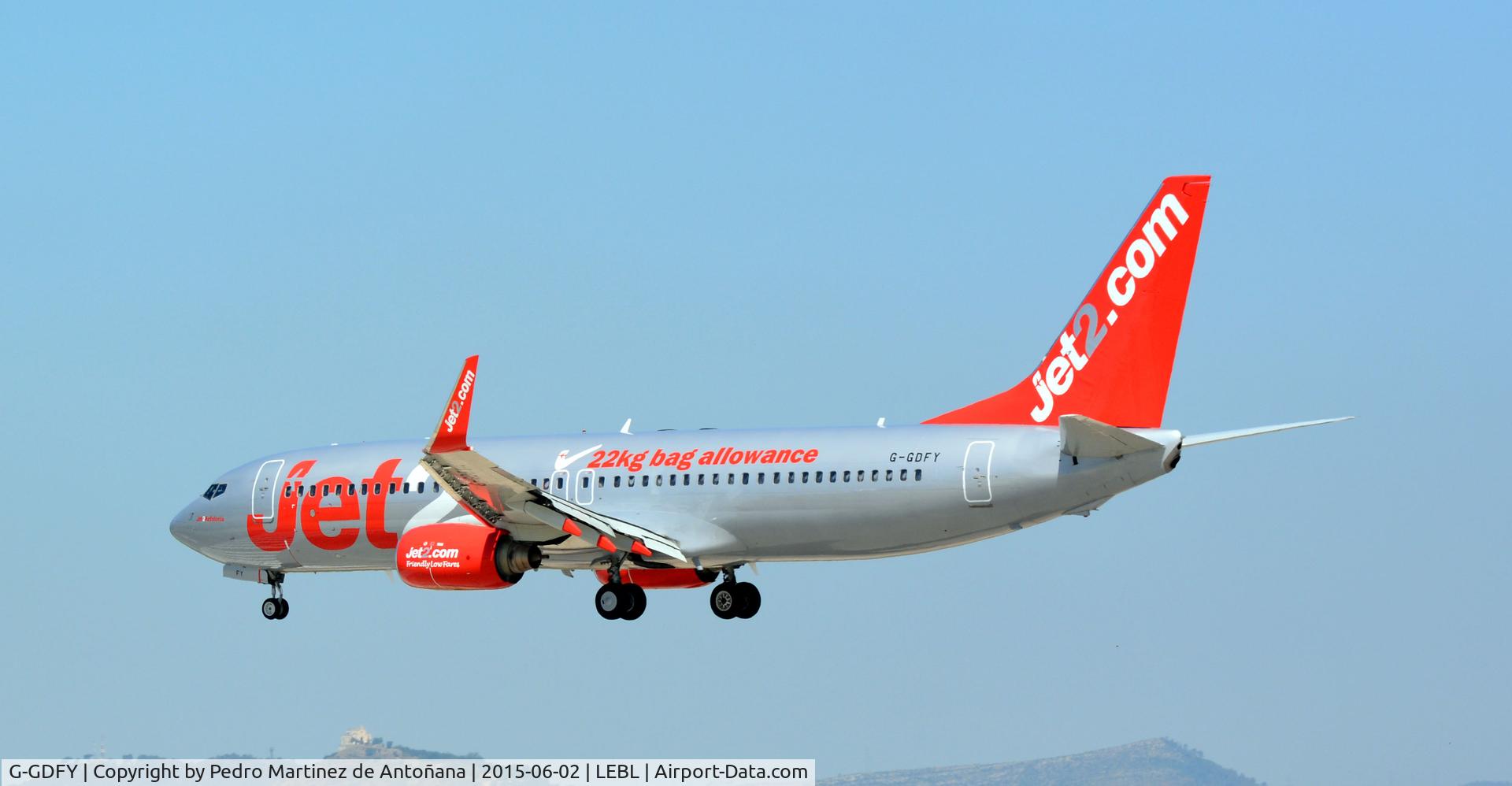 G-GDFY, 2001 Boeing 737-86Q C/N 30278, El Prat Barcelona - España