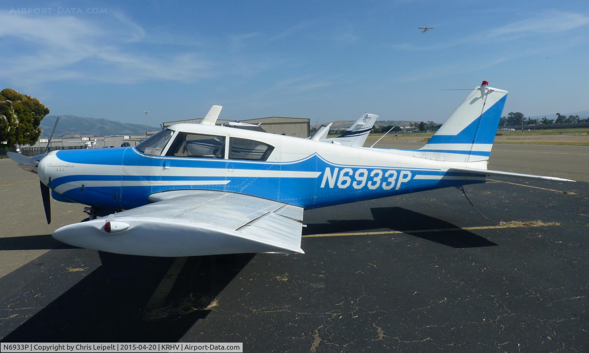 N6933P, 1960 Piper PA-24-250 Comanche C/N 24-2067, A transient Piper Comanche (SAN LUIS OBISPO, CA) sitting at the transient ramp at Reid Hillview Airport, CA.
