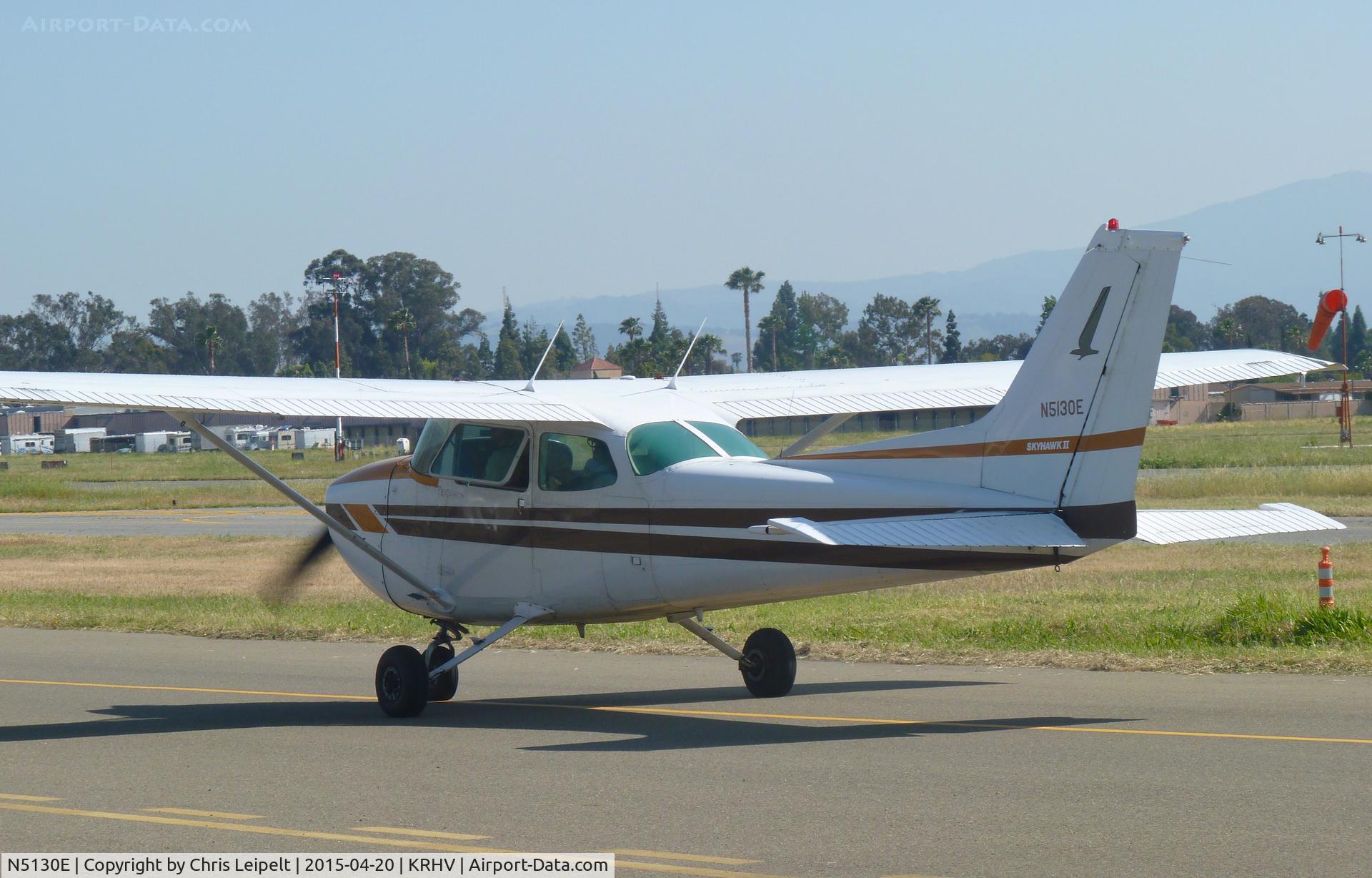 N5130E, 1978 Cessna 172N C/N 17271725, A local 1978 Cessna 172N taxing down Z at Reid Hillview Airport, CA.