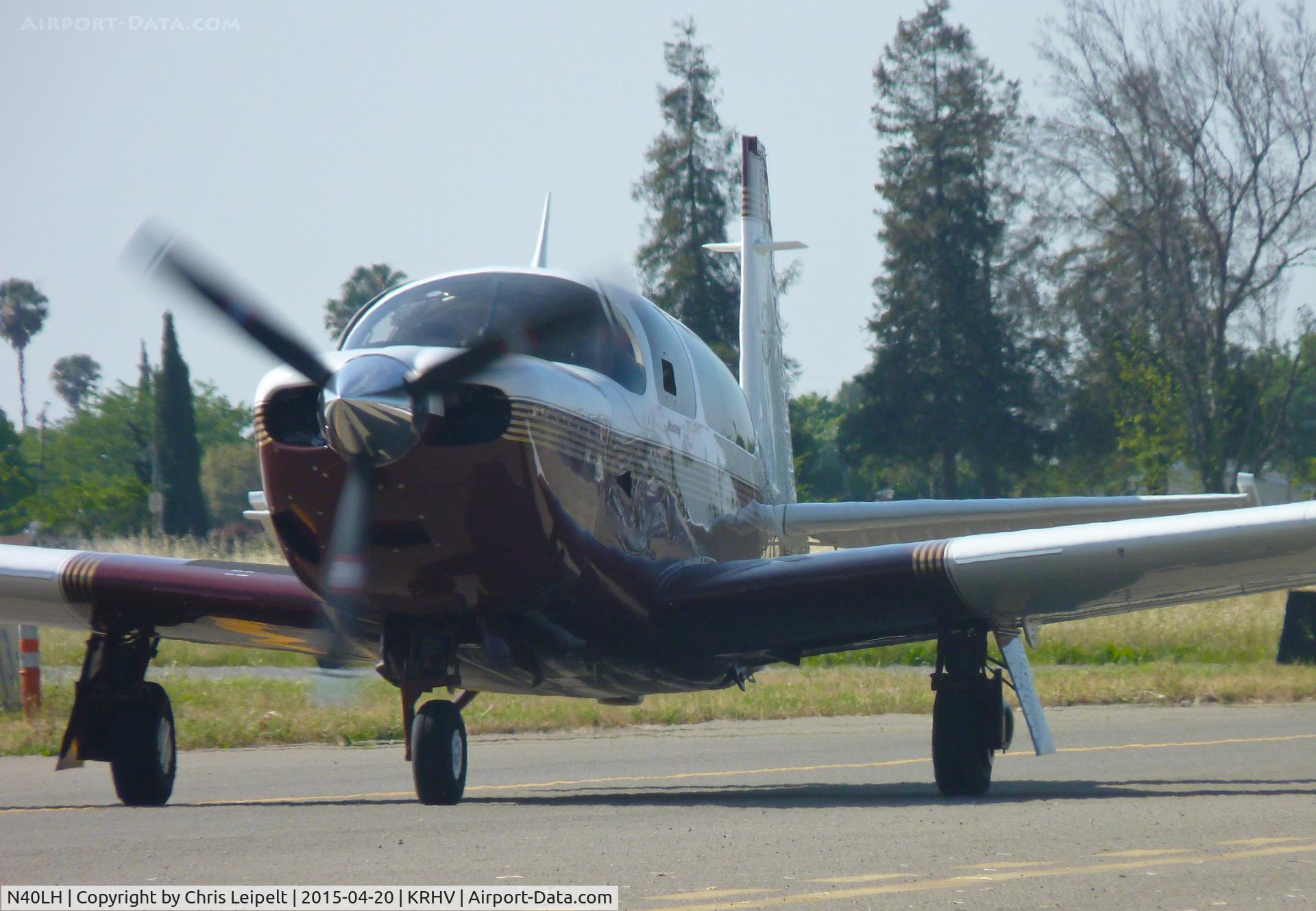 N40LH, 1994 Mooney M20M Bravo C/N 27-0178, A local 1994 Mooney M20M taxing back to its hangar at Reid Hillview Airport, CA.