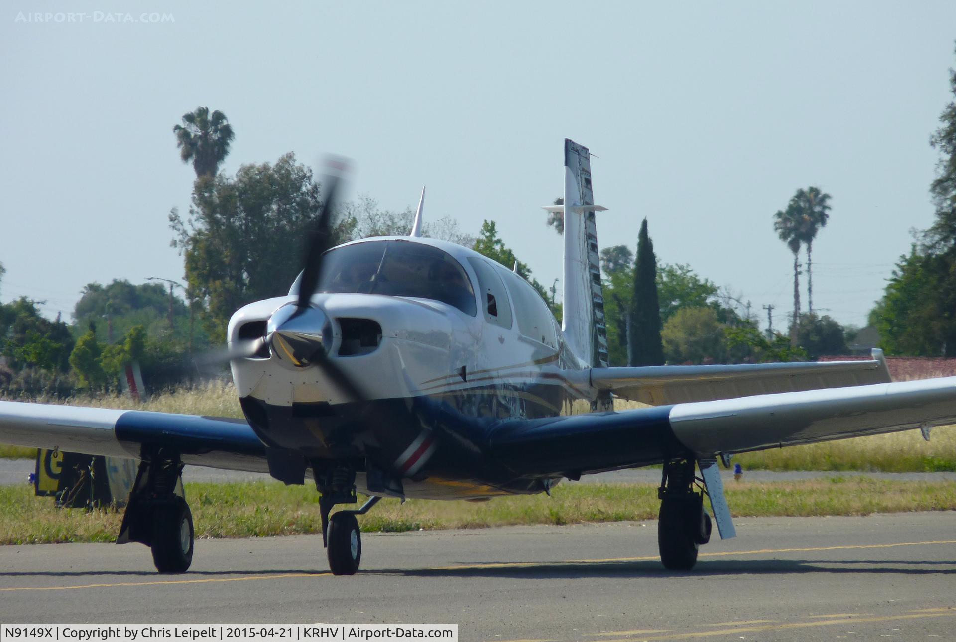 N9149X, 1991 Mooney M20M Bravo C/N 27-0111, A transient Mooney M20M (PETERSBURG, AK) taxing to transient parking at Reid Hillview Airport, CA.