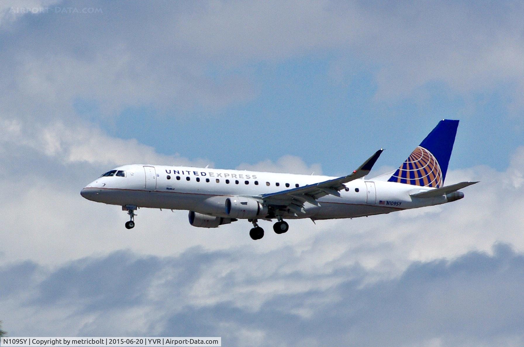 N109SY, 2014 Embraer 175LR (ERJ-170-200LR) C/N 17000402, UA6484 lands in YVR