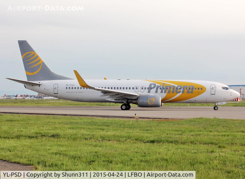 YL-PSD, 2000 Boeing 737-86N C/N 28618, Taxiing holding point rwy 14L