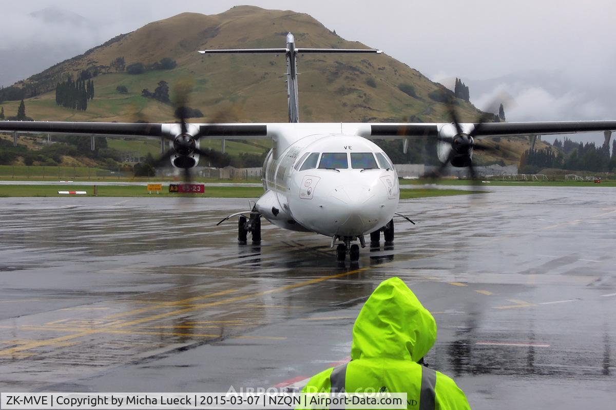 ZK-MVE, 2014 ATR 72-212A C/N 1182, Arriving during heavy shower