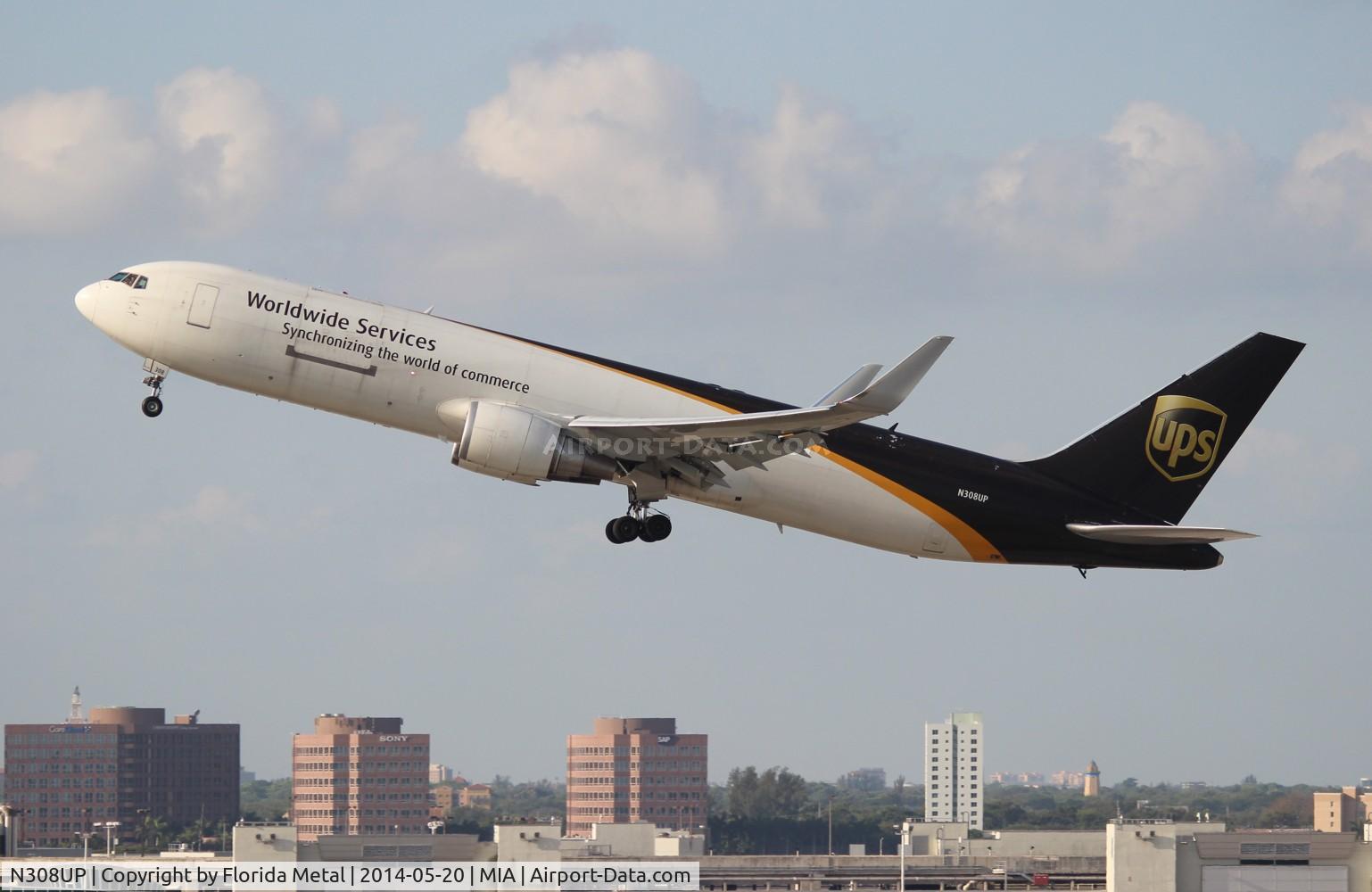 N308UP, 1996 Boeing 767-34AF C/N 27761, UPS 767-300