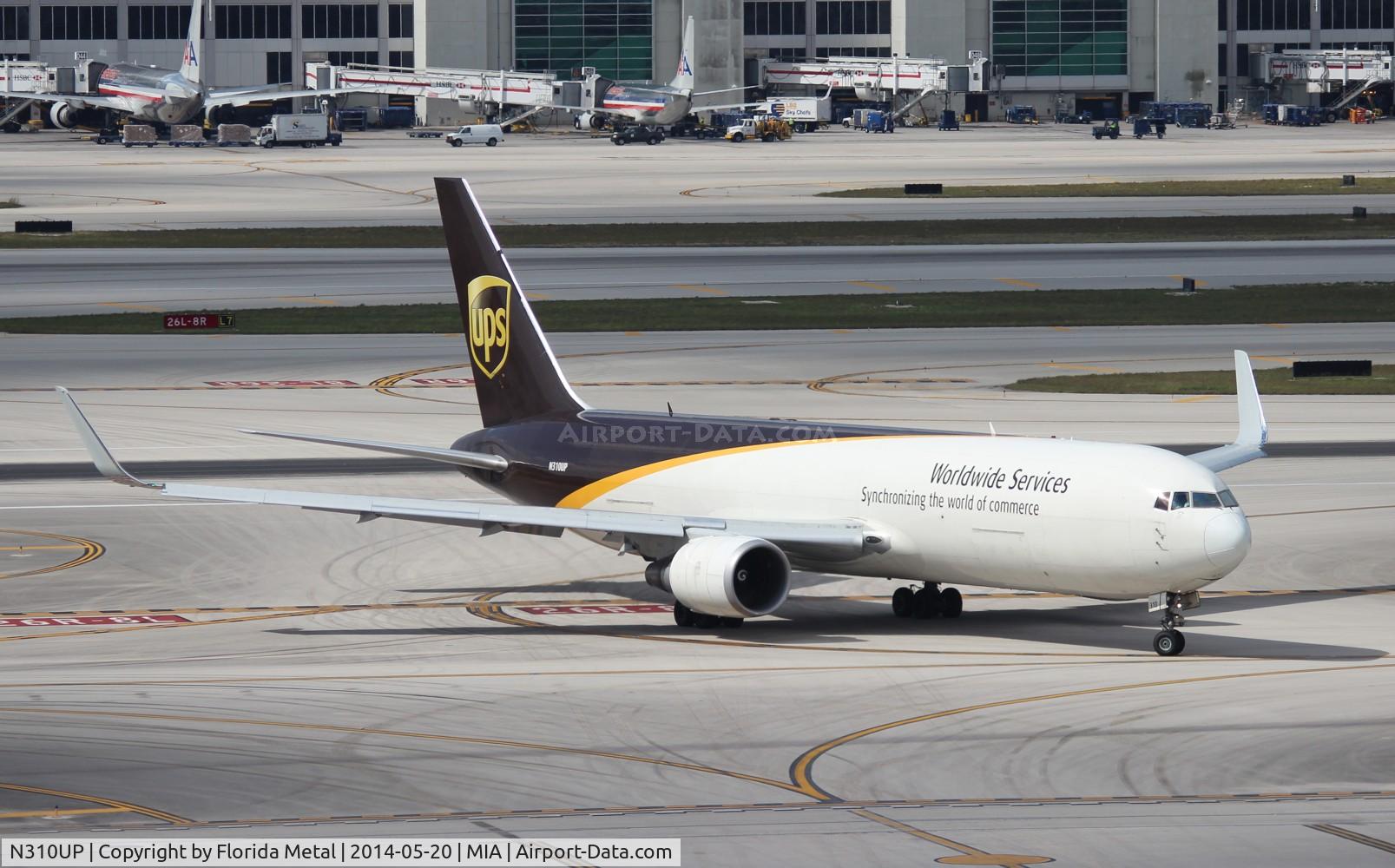 N310UP, 1996 Boeing 767-34AF C/N 27762, UPS 767-300