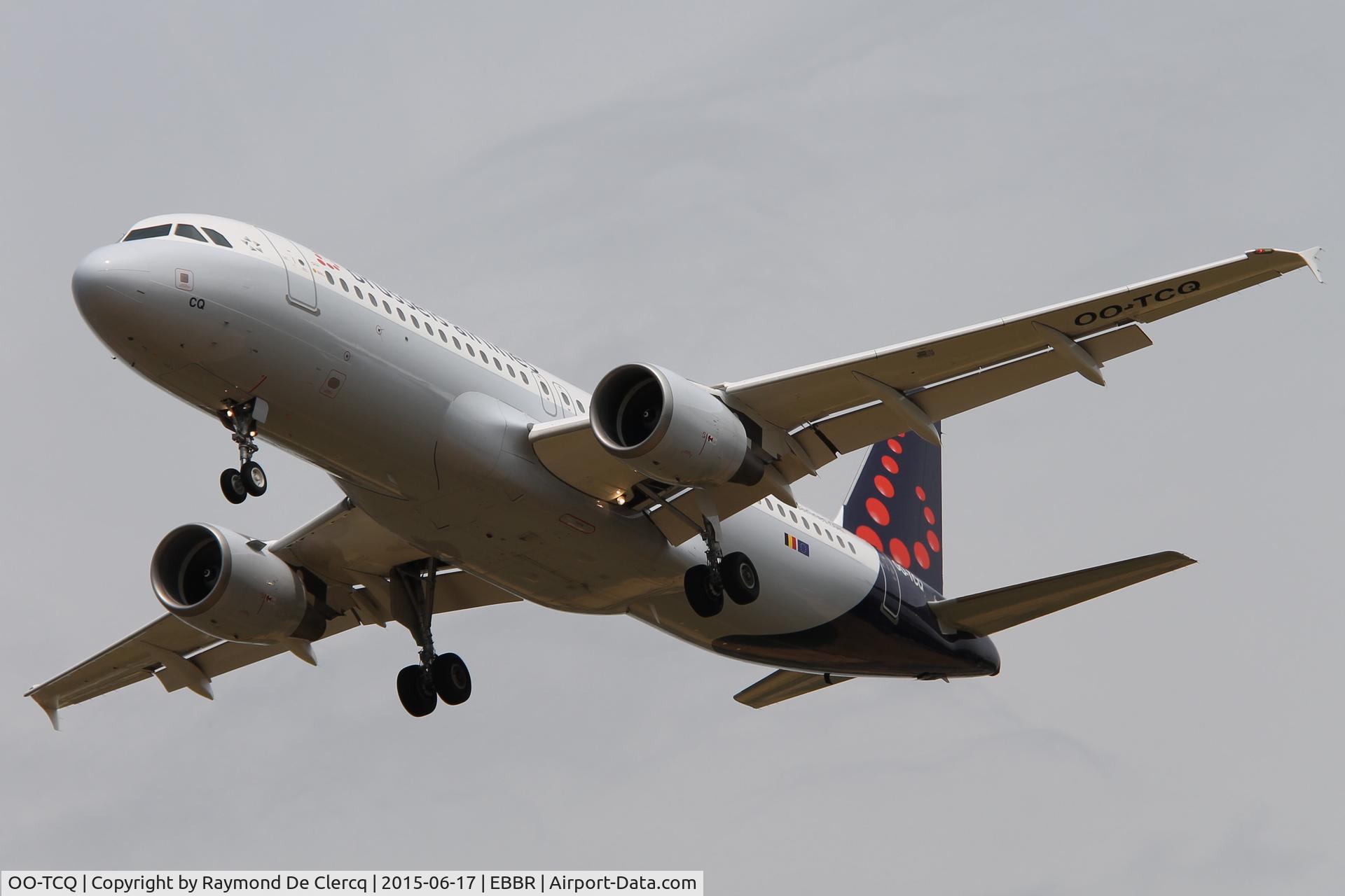 OO-TCQ, 2003 Airbus A320-214 C/N 2114, Landing at Brussels.