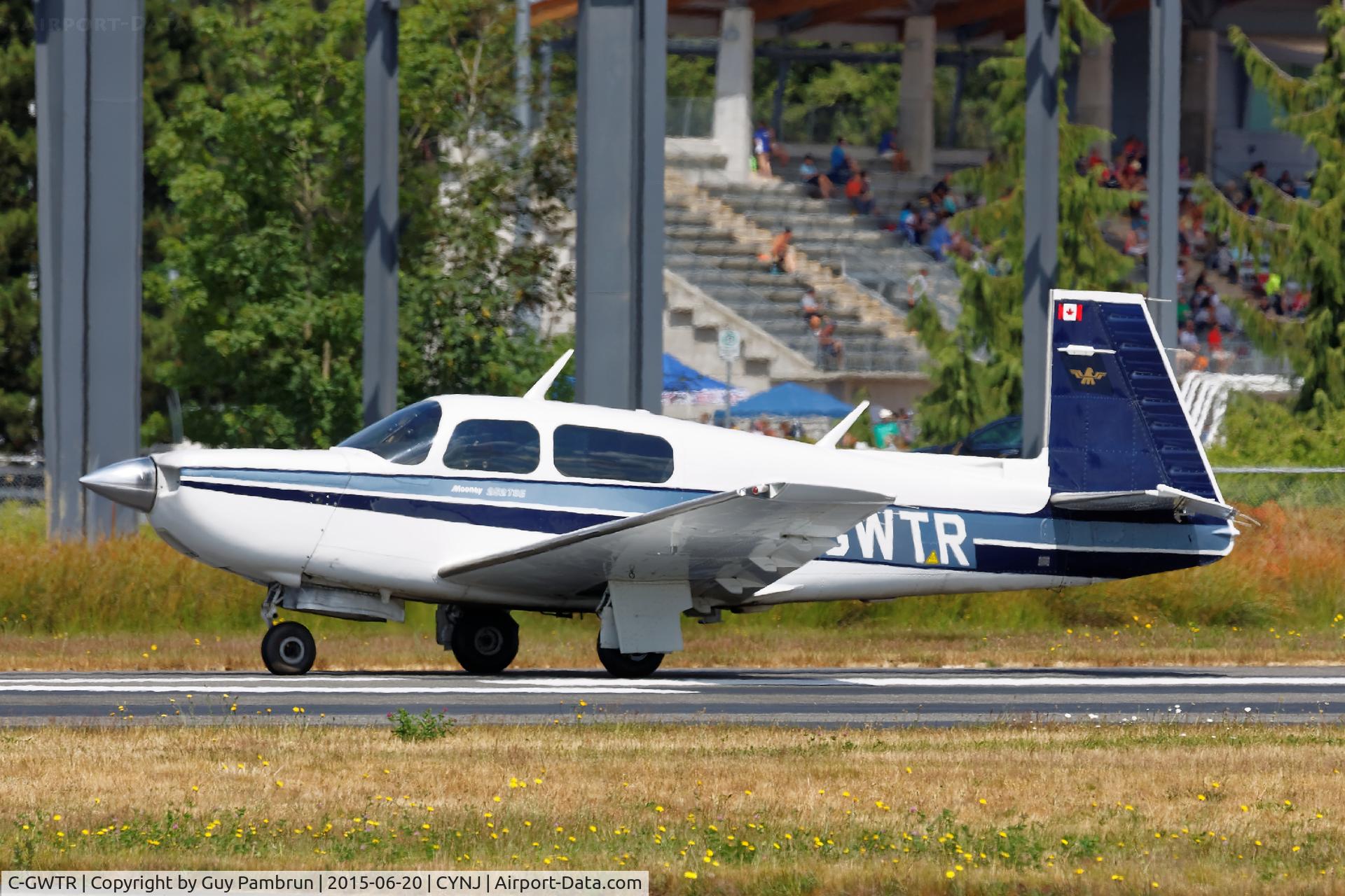 C-GWTR, 1988 Mooney M20K C/N 25-1181, At CYNJ for their annual fly-in