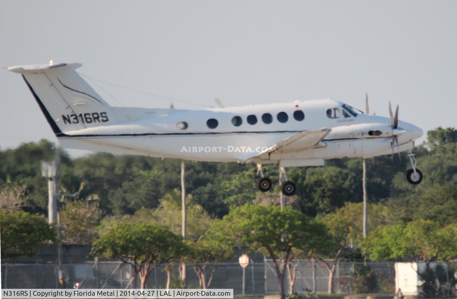 N316RS, 1987 Beech 300 C/N FA-139, Beecn 300