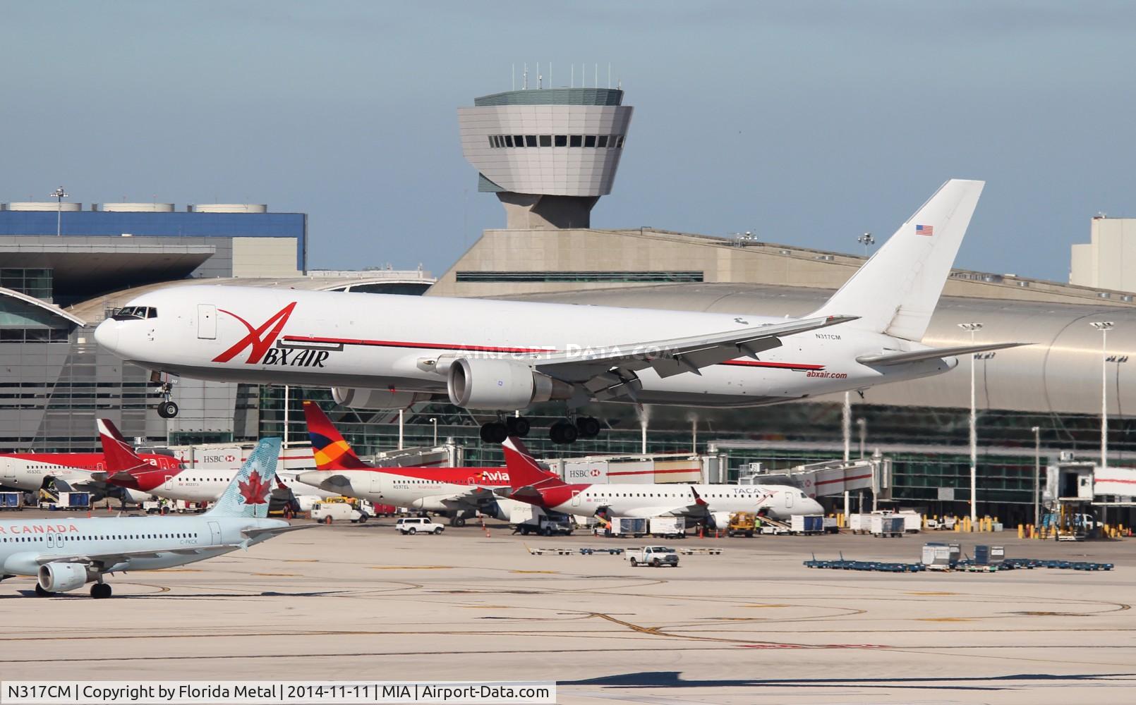 N317CM, 1988 Boeing 767-338 C/N 24317, ABX 767-300
