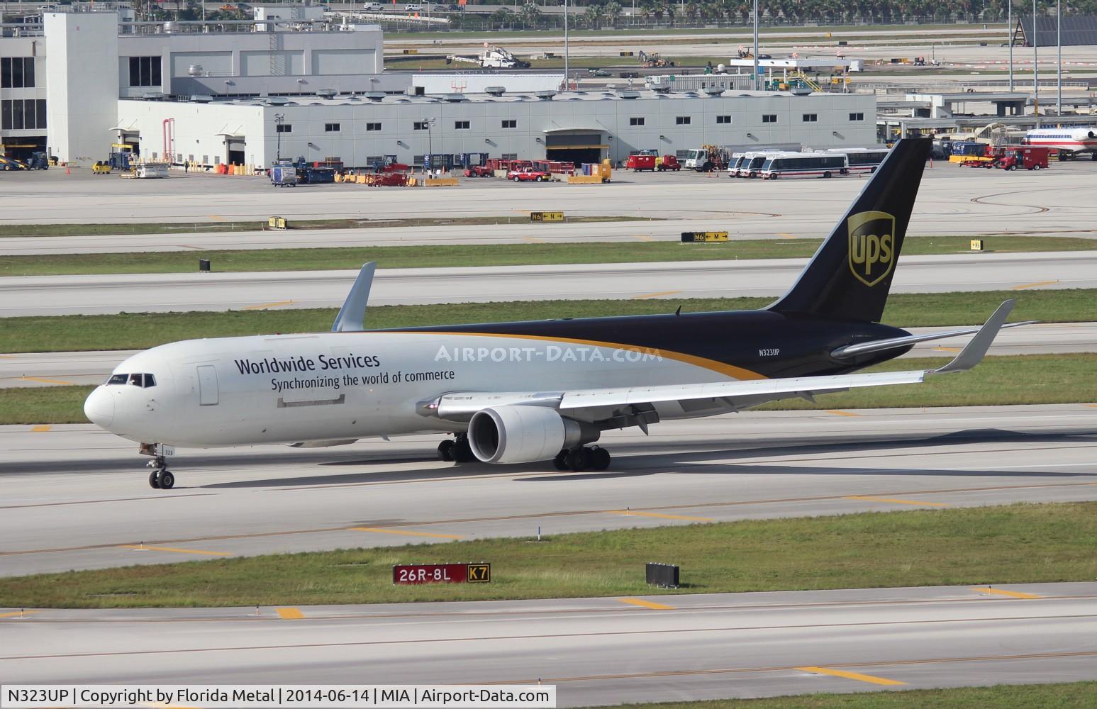 N323UP, 1997 Boeing 767-34AF C/N 27749, UPS 767-300
