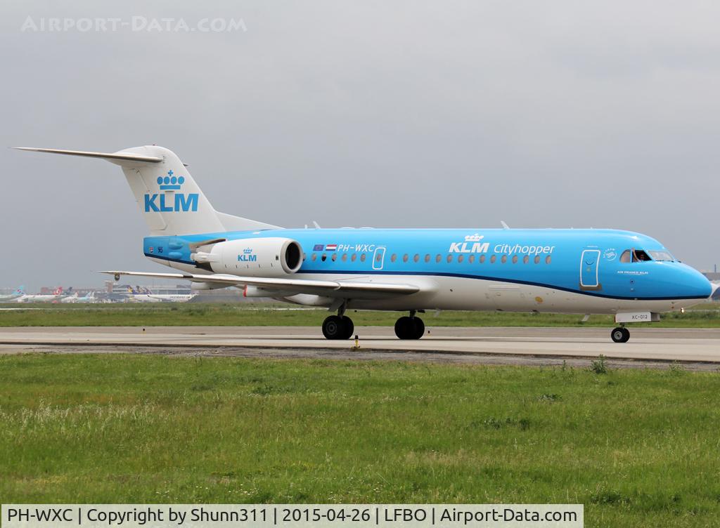 PH-WXC, 1996 Fokker 70 (F-28-0070) C/N 11574, Lining up rwy 14L in new c/s and with a friendly captain :)