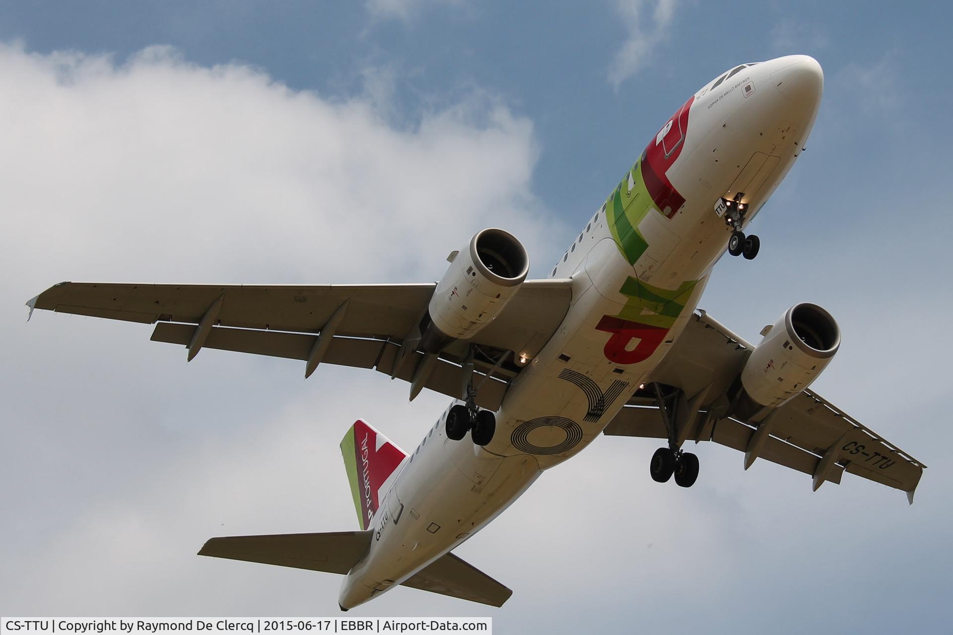 CS-TTU, 2002 Airbus A319-112 C/N 1668, Landing at Brussels.