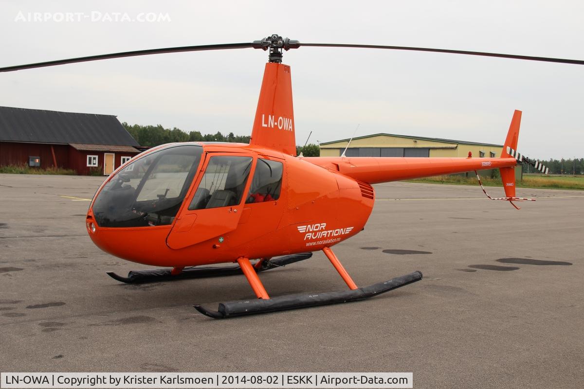 LN-OWA, Robinson R44 II C/N 12250, Fuelstop before continueing to Västervik.