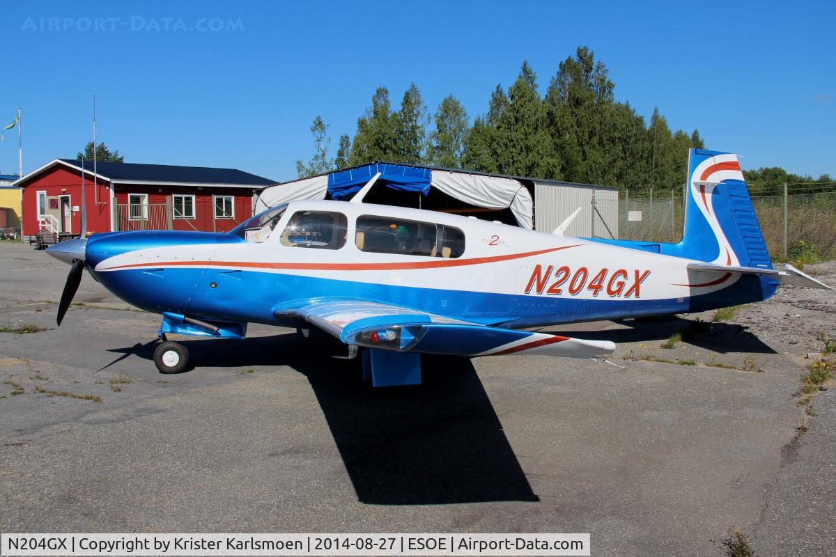 N204GX, 2005 Mooney M20R Ovation C/N 29-0373, Visitor from Gothenburg.