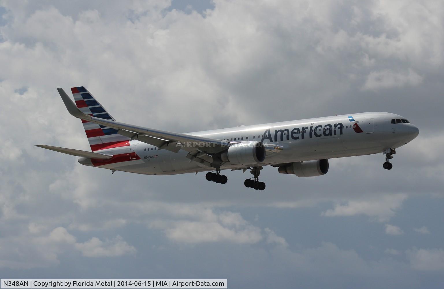 N348AN, 2003 Boeing 767-323/ER C/N 33087, American