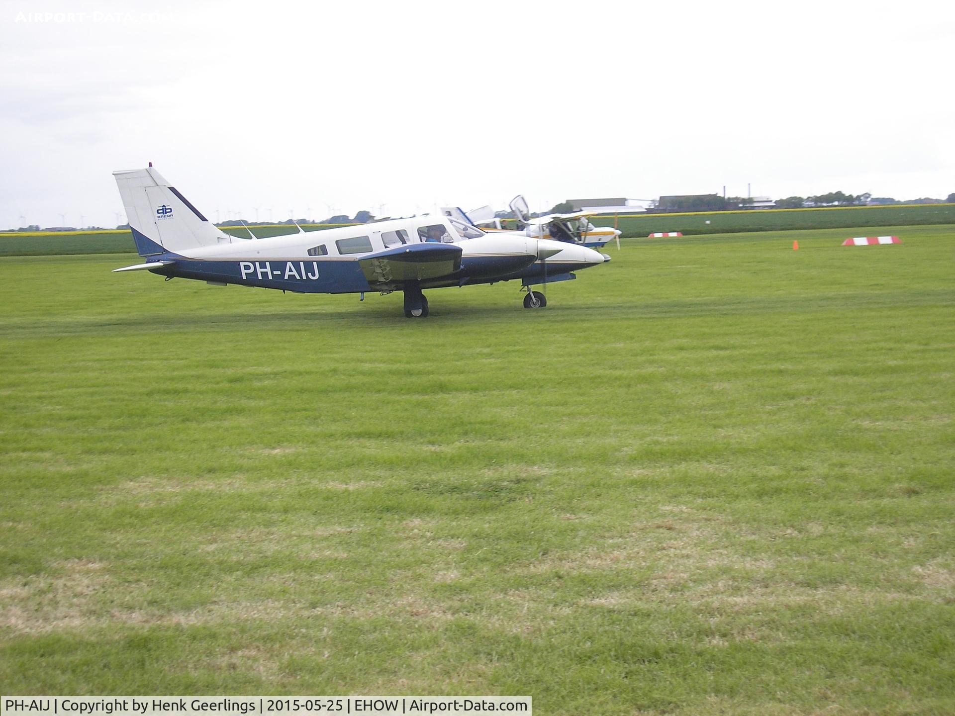 PH-AIJ, 1978 Piper PA-34-200T Seneca II C/N 34-7870029, Oostwold Airshow