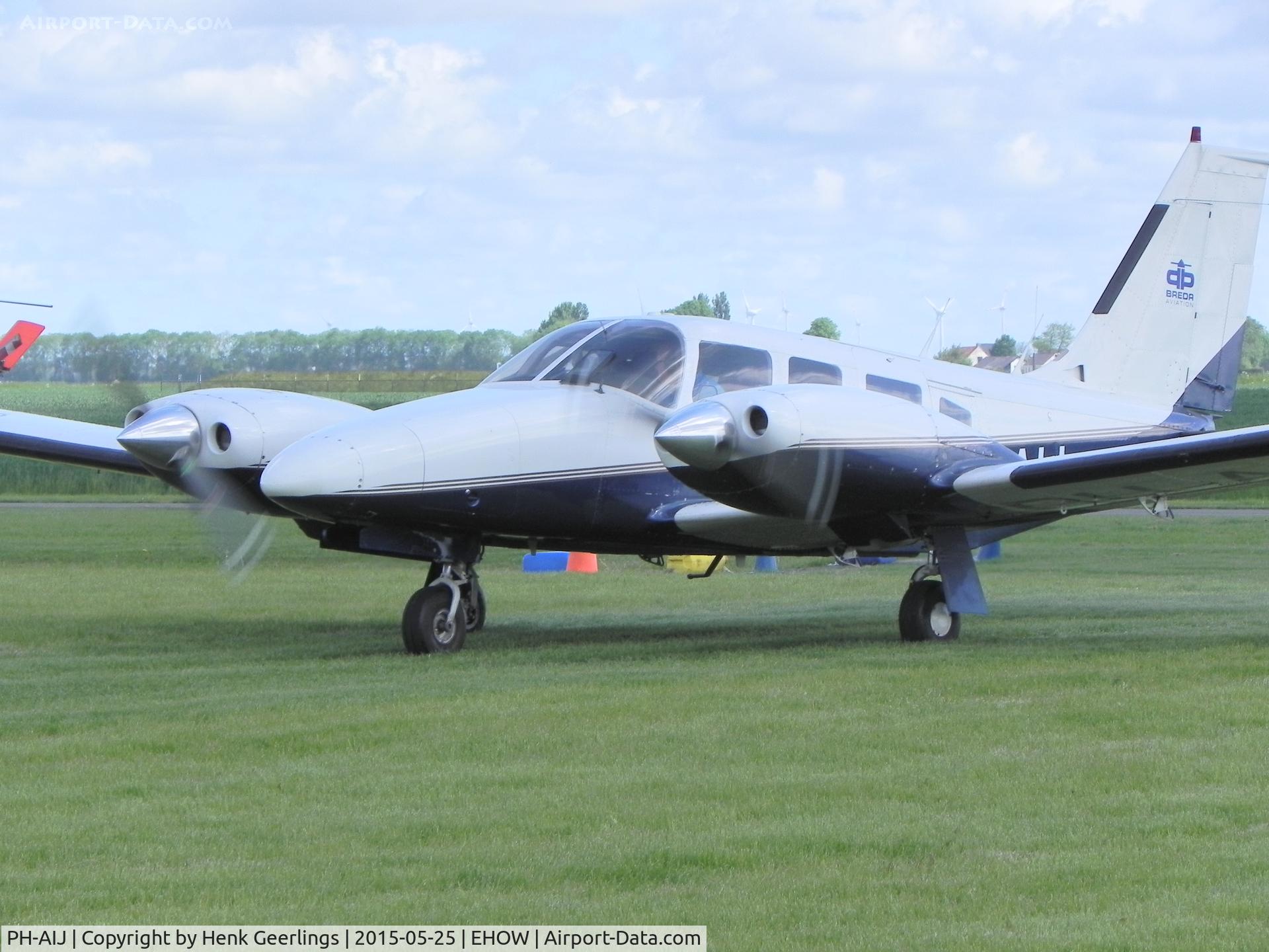 PH-AIJ, 1978 Piper PA-34-200T Seneca II C/N 34-7870029, Oostwold Airshow