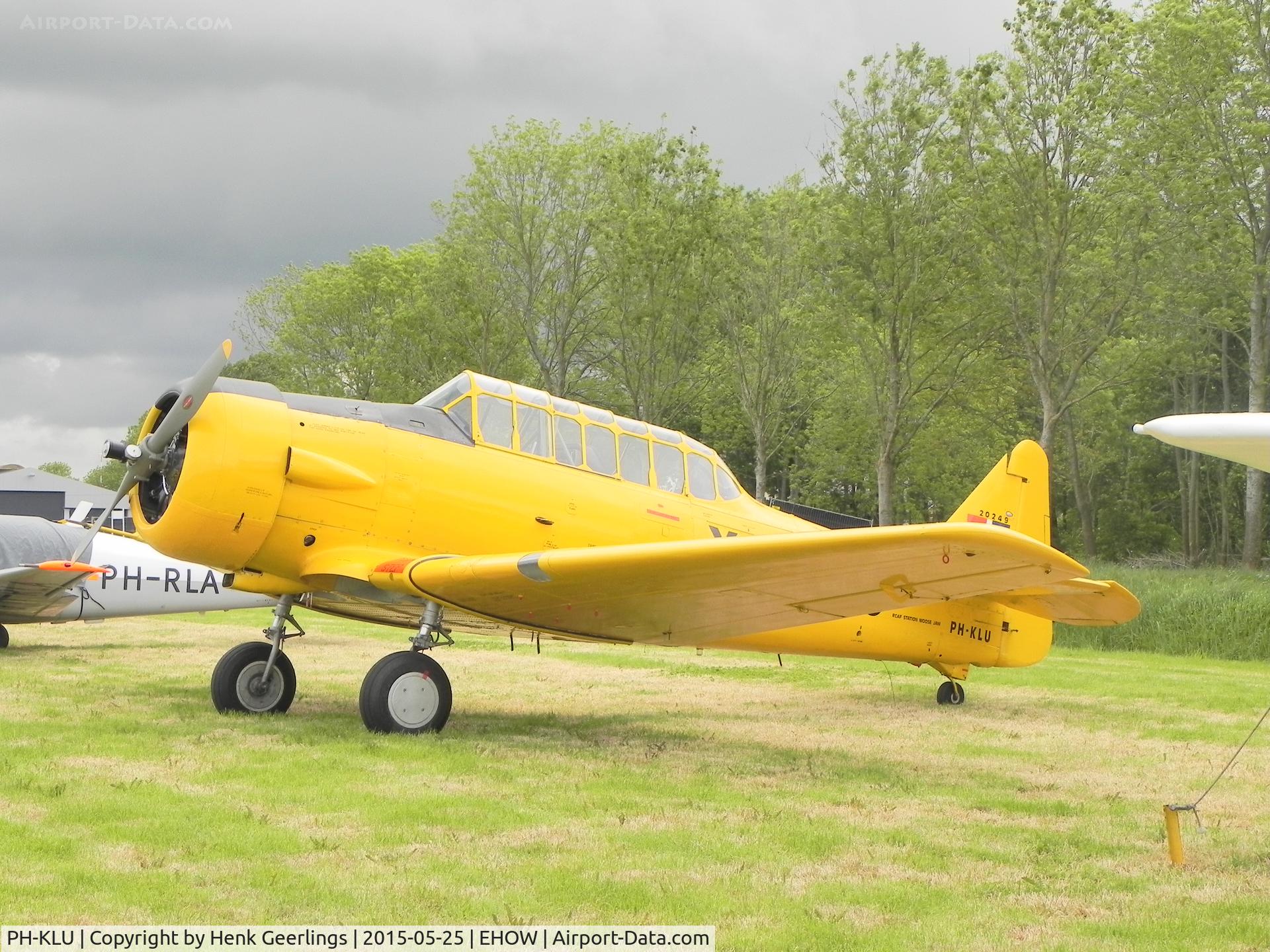 PH-KLU, Noorduyn AT-16 Harvard IIB C/N 14A-1184, Oostwold Airshow
