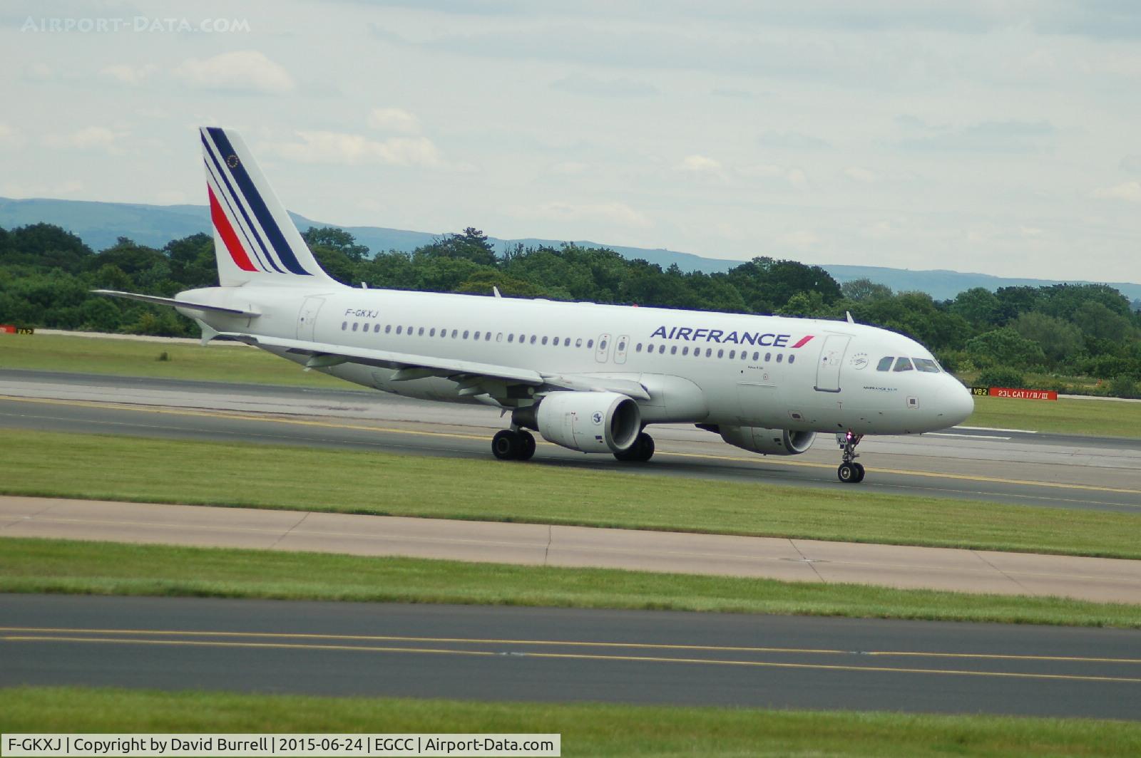 F-GKXJ, 2002 Airbus A320-214 C/N 1900, Air France Airbus A320-214 F-GKXJ taxiing after landing at Manchester Airport.