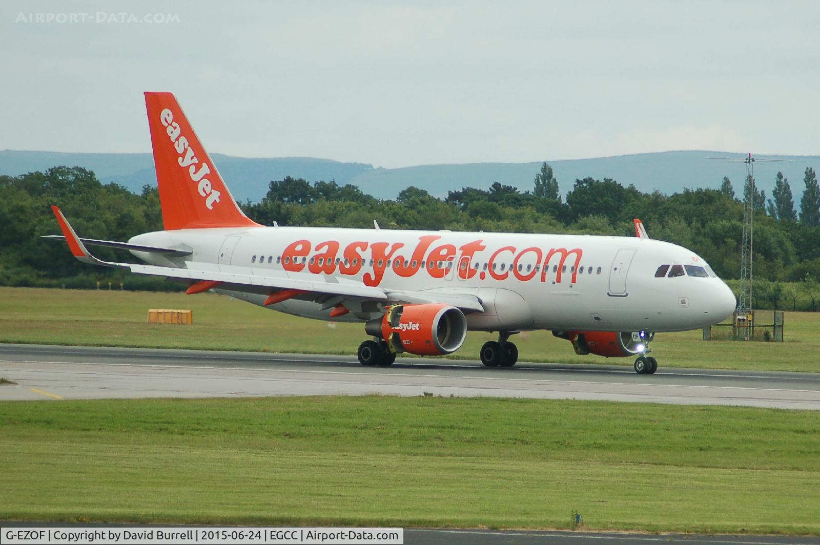G-EZOF, 2015 Airbus A320-214 C/N 6525, EasyJet Airbus A320-214 landed at Manchester Airport.