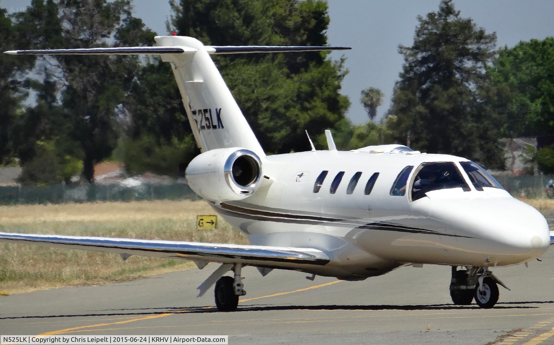 N525LK, 1997 Cessna 525 CitationJet CJ1 C/N 525-0200, A local 1997 Cessna Citation Jet 1 clear of runway 31R and taxing to its hangar at Reid Hillview Airport, CA.