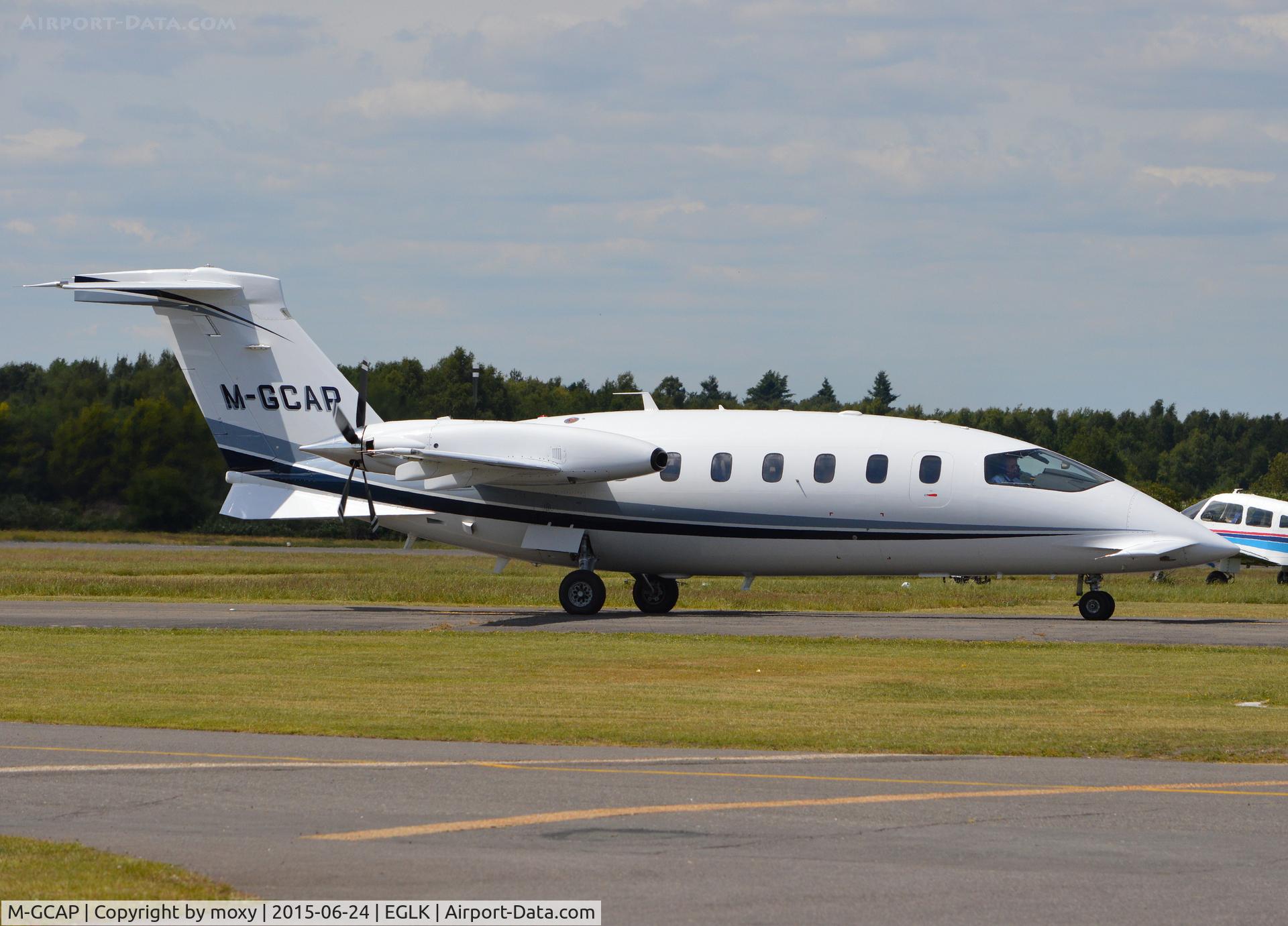 M-GCAP, 2011 Piaggio P-180 Avanti II C/N 1222, Piaggio P-180 Avanti II at Blackbushe. Ex N773RC.