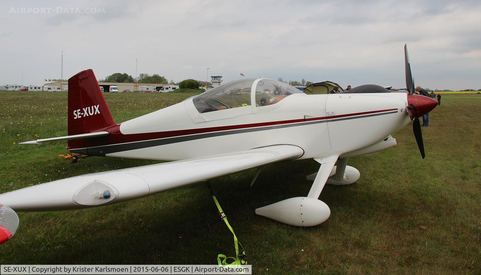 SE-XUX, 2009 Vans RV-7 C/N 72070, EAA Fly In 2015.