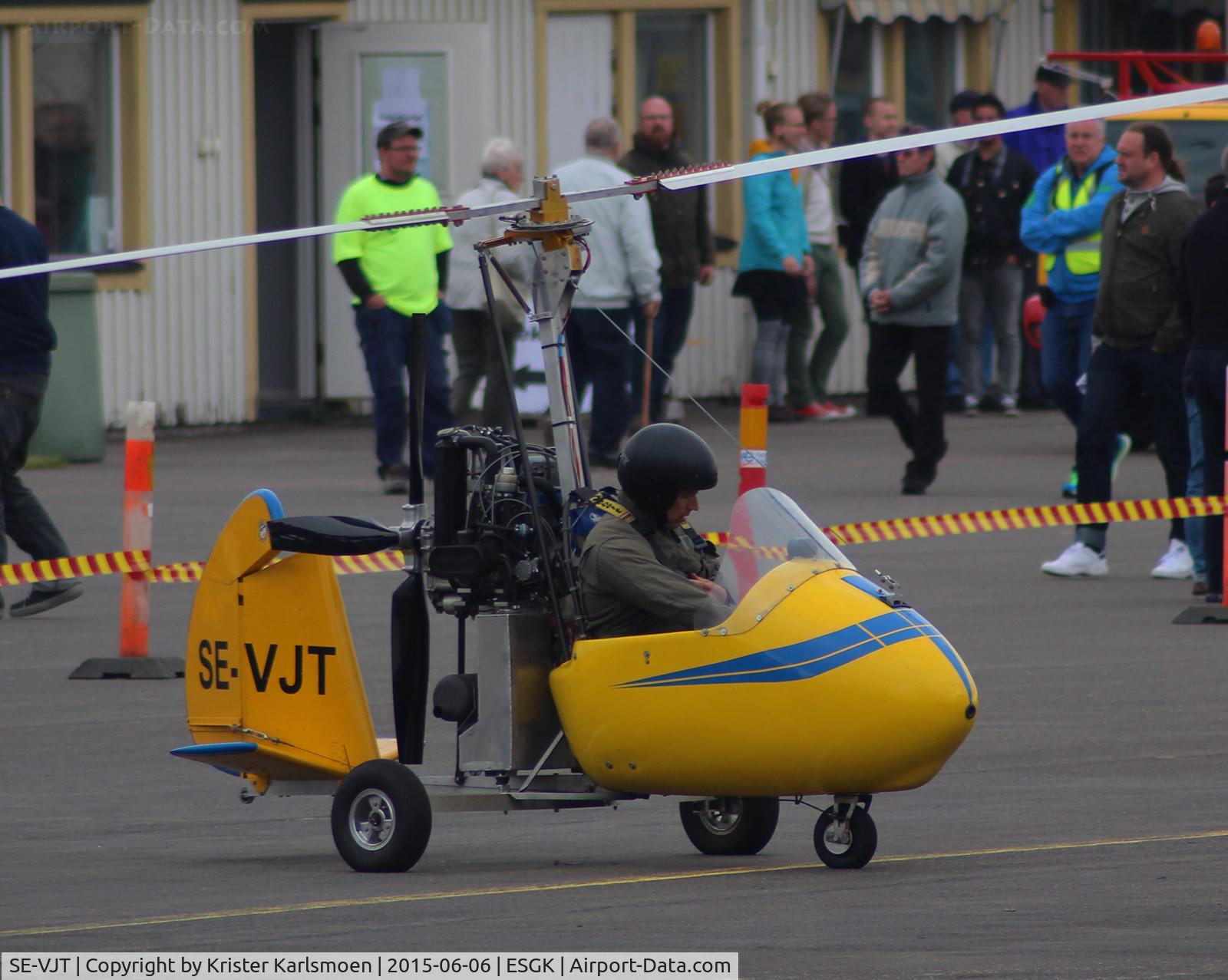 SE-VJT, 2011 AutoGyro Humlan C/N 275-B-1363, EAA Fly In 2015.