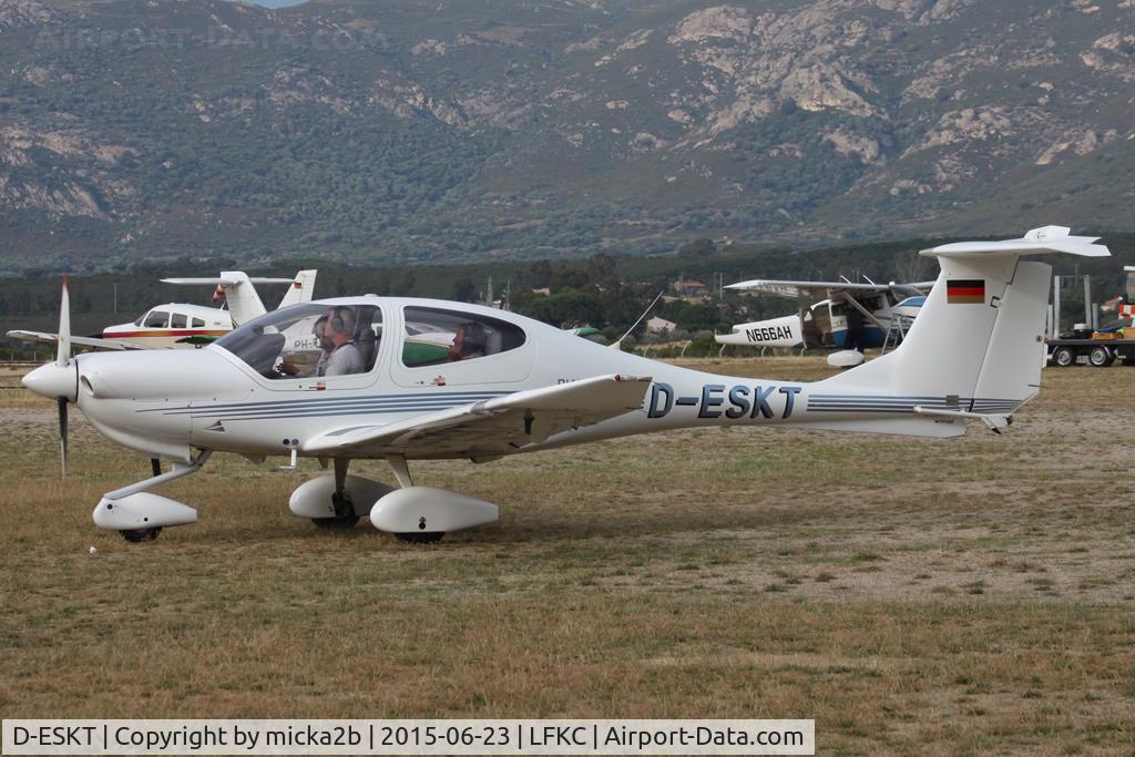 D-ESKT, Diamond DA-40 Diamond Star C/N 40.351, Taxiing