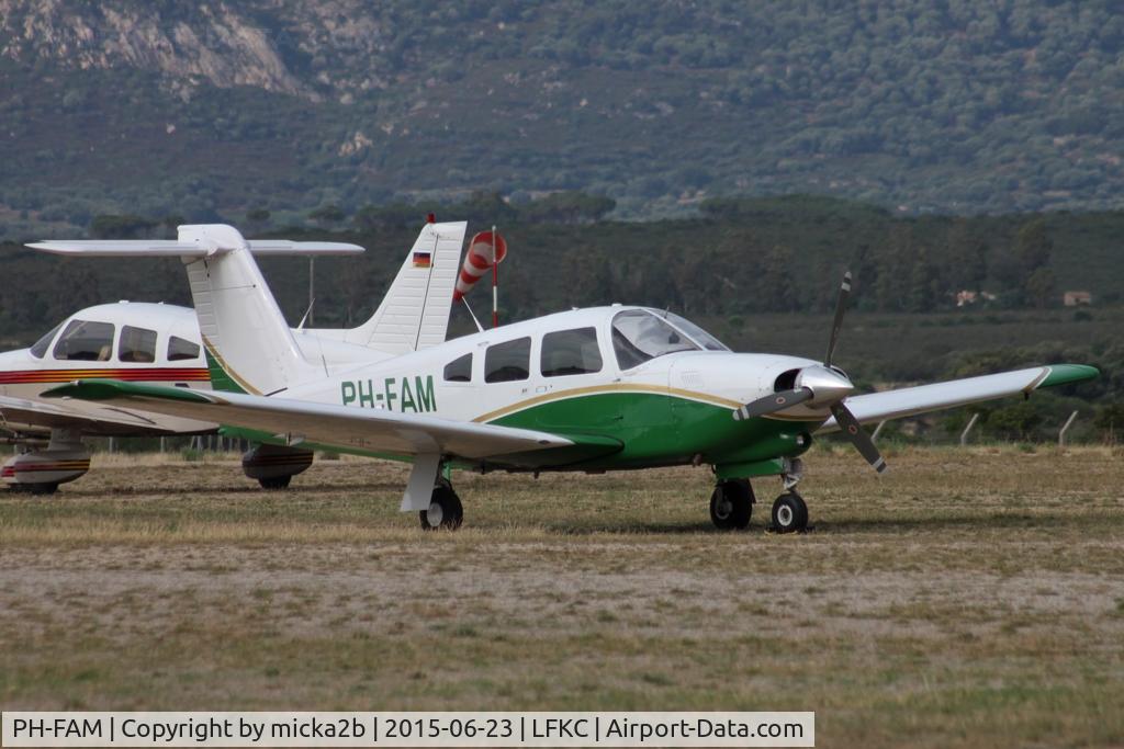 PH-FAM, Piper PA-28RT-201T Turbo Arrow IV C/N 28R-8031123, Parked