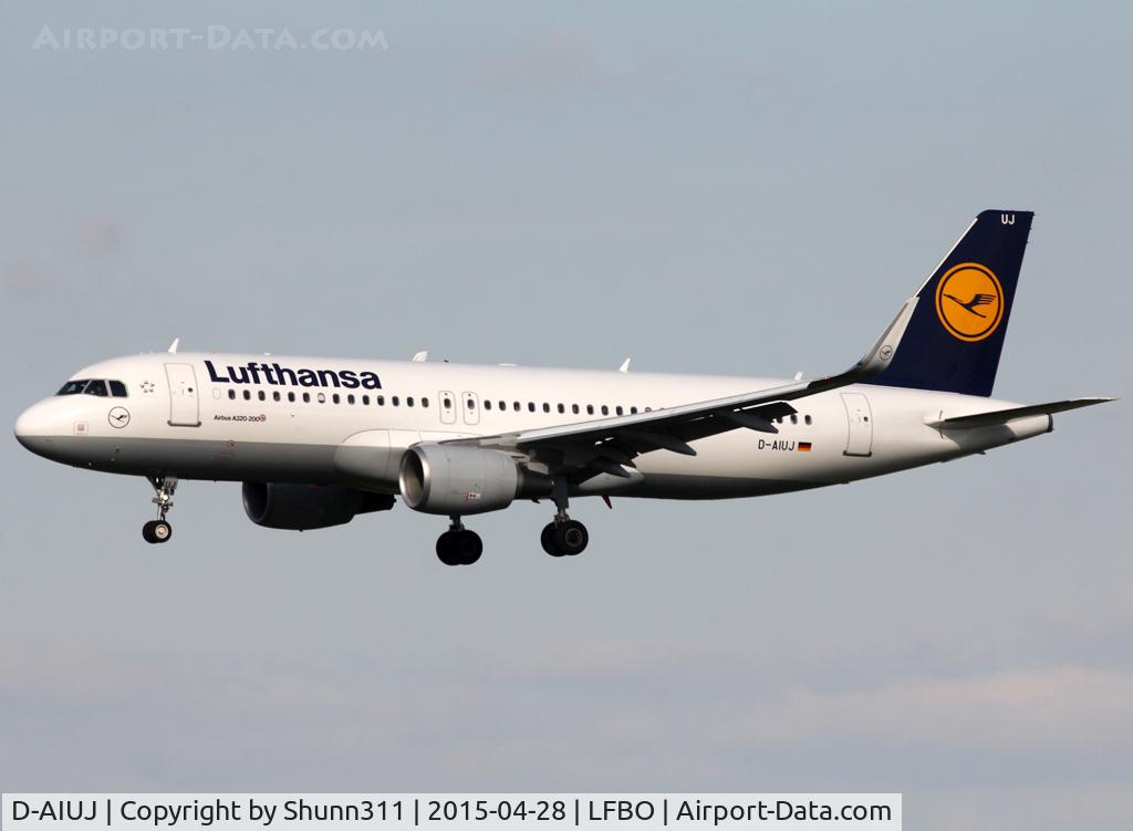 D-AIUJ, 2014 Airbus A320-214 C/N 6301, Landing rwy 32R