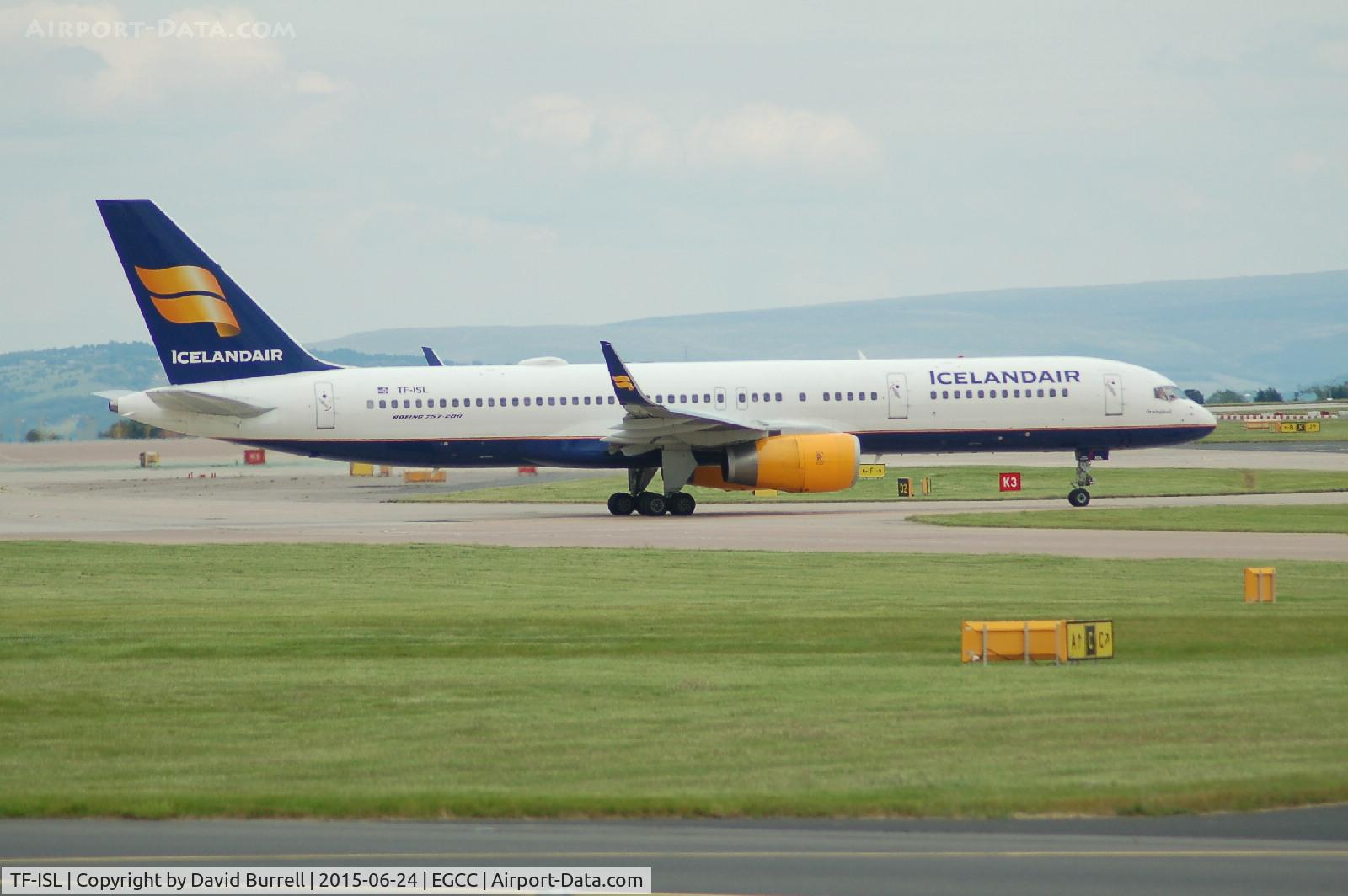 TF-ISL, 1991 Boeing 757-223 C/N 25295, Icelandair Boeing 757-223 taking for take off at Manchester Airport.