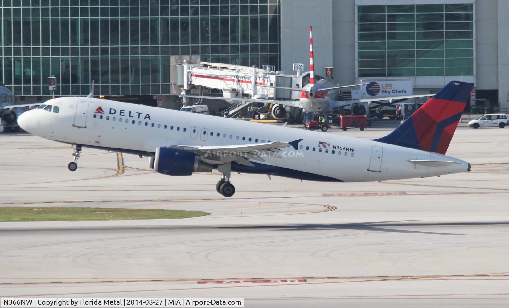 N366NW, 1999 Airbus A320-212 C/N 0981, Delta A320