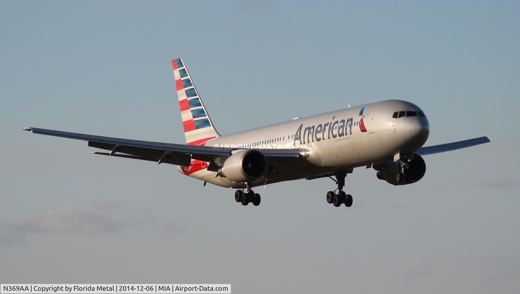 N369AA, 1992 Boeing 767-323 C/N 25196, American